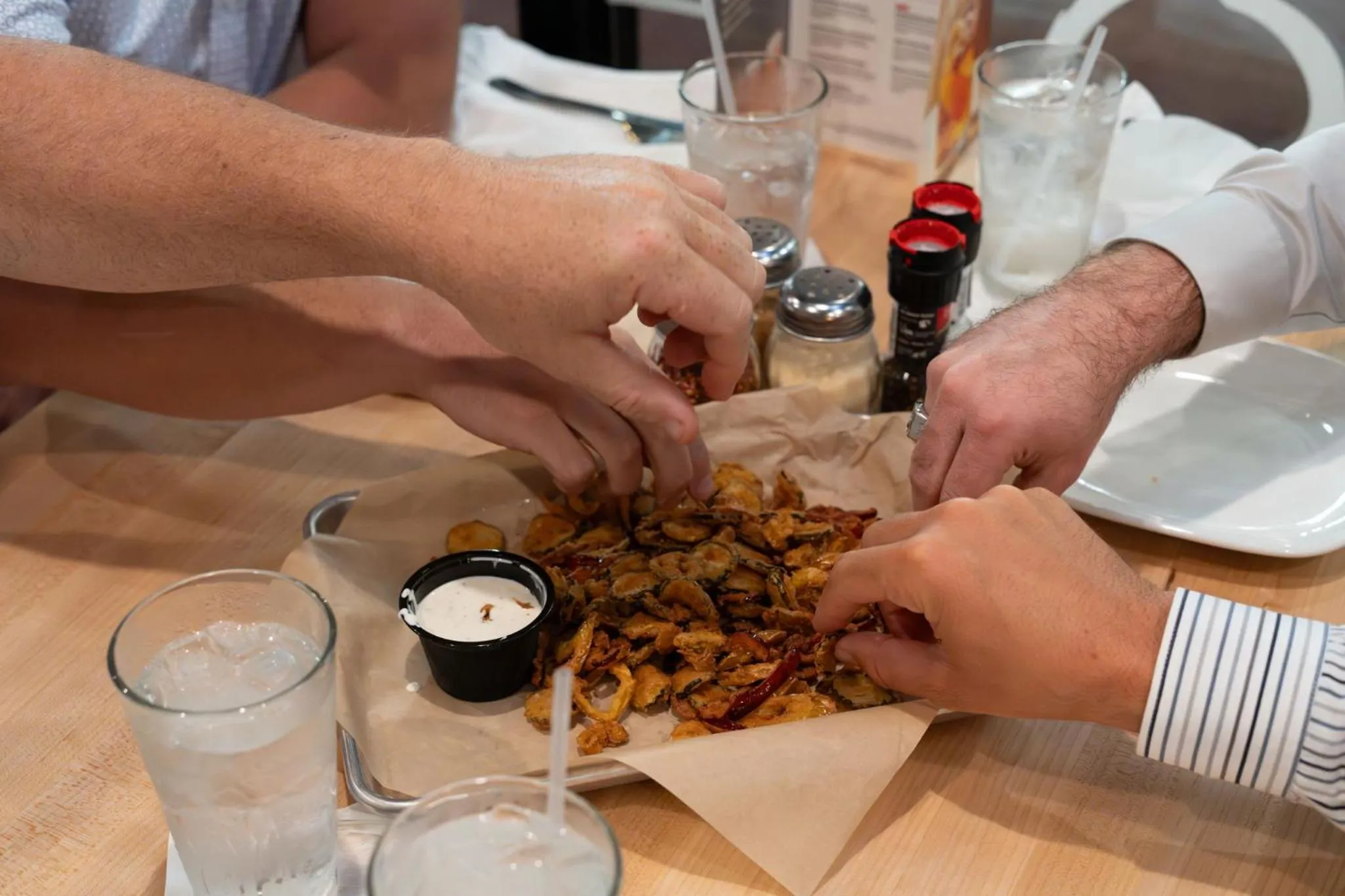 Meals in Ramada by Wyndham Sioux Falls Airport - Waterpark Resort & Event Center