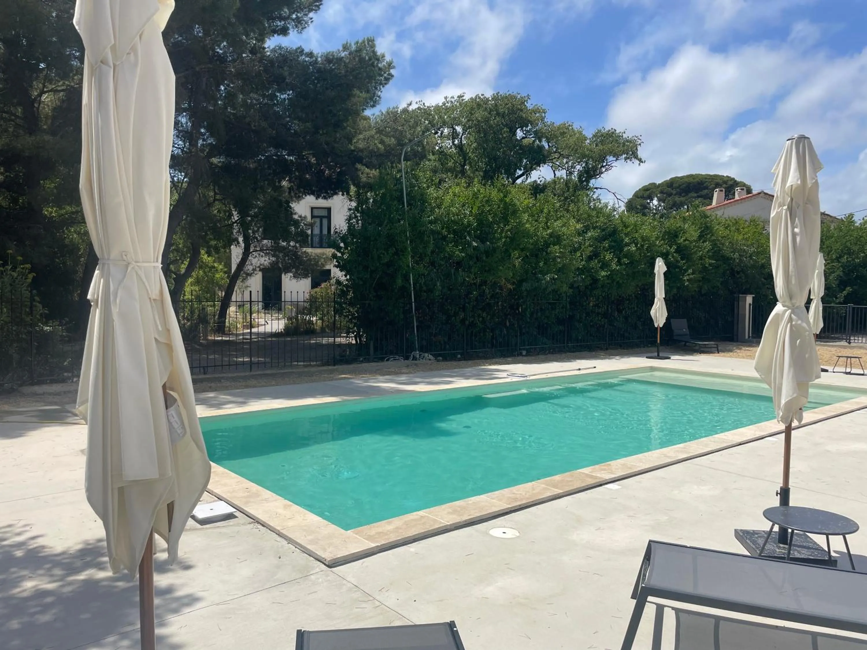 Pool view in Domaine de Selhac