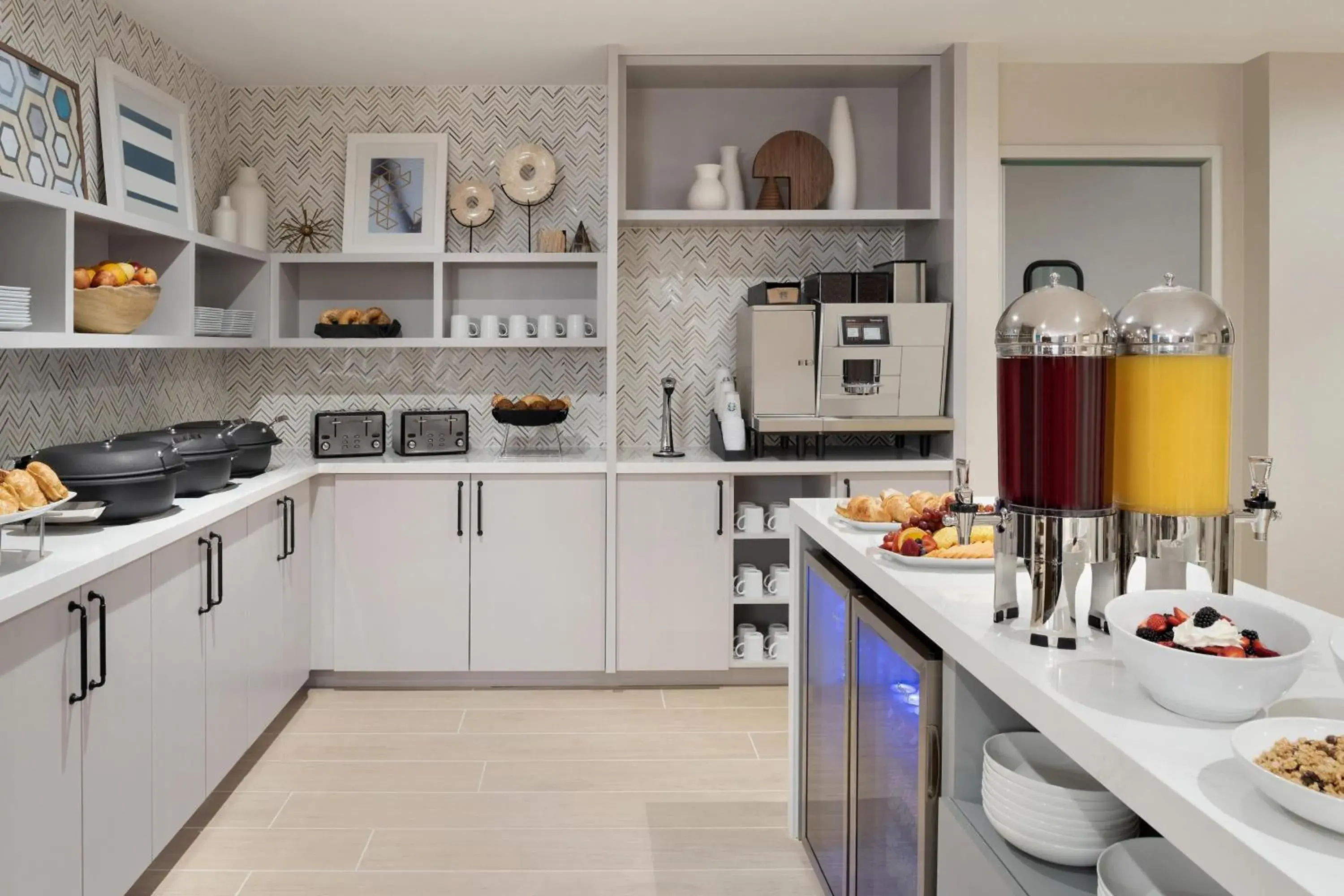 Lounge or bar in Sheraton Madison Hotel Lounge or bar in Sheraton Madison Hotel