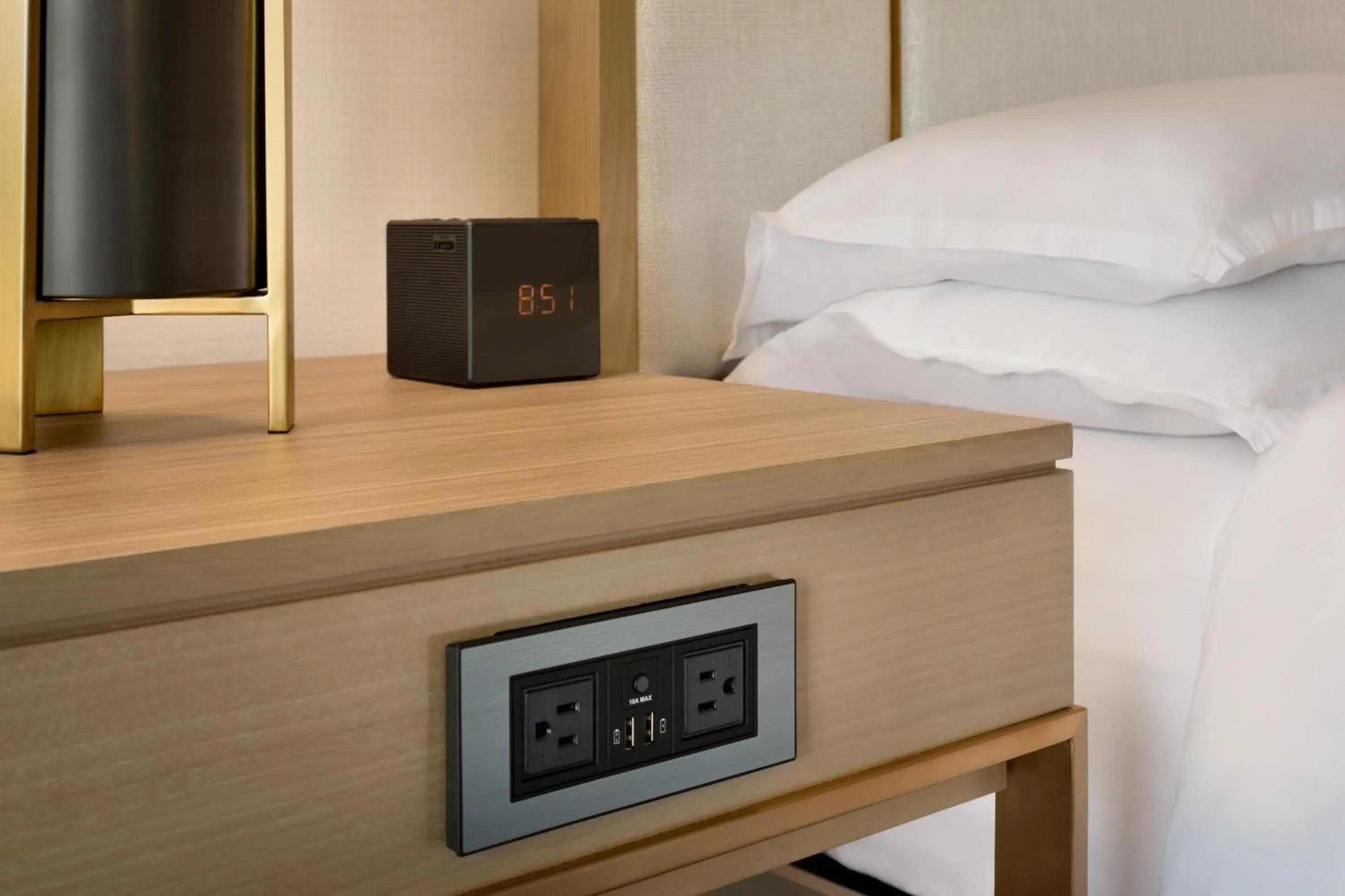 Photo of the whole room, Bed in Sheraton Madison Hotel Photo of the whole room, Bed in Sheraton Madison Hotel