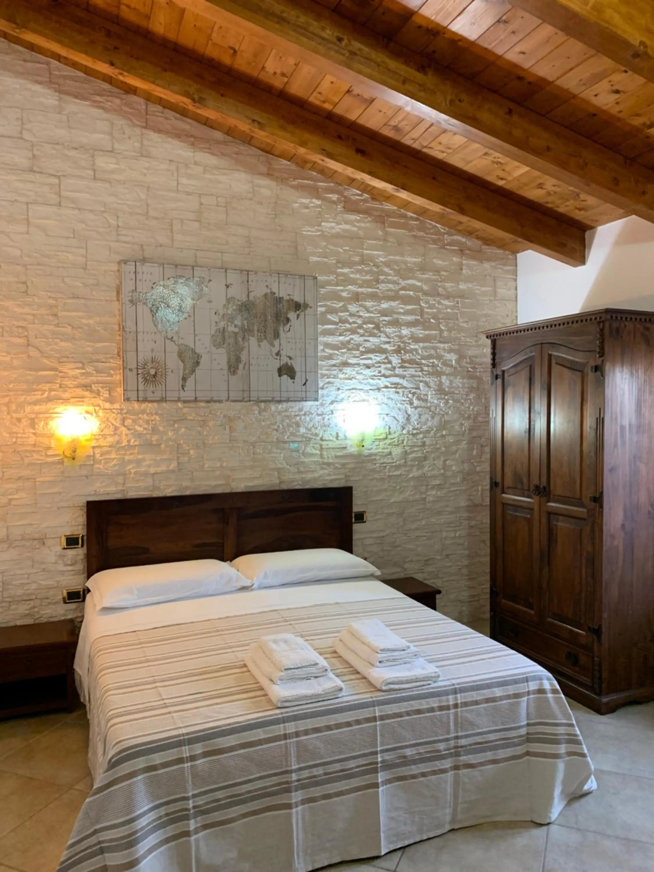 Bed in Selene Domus Collection