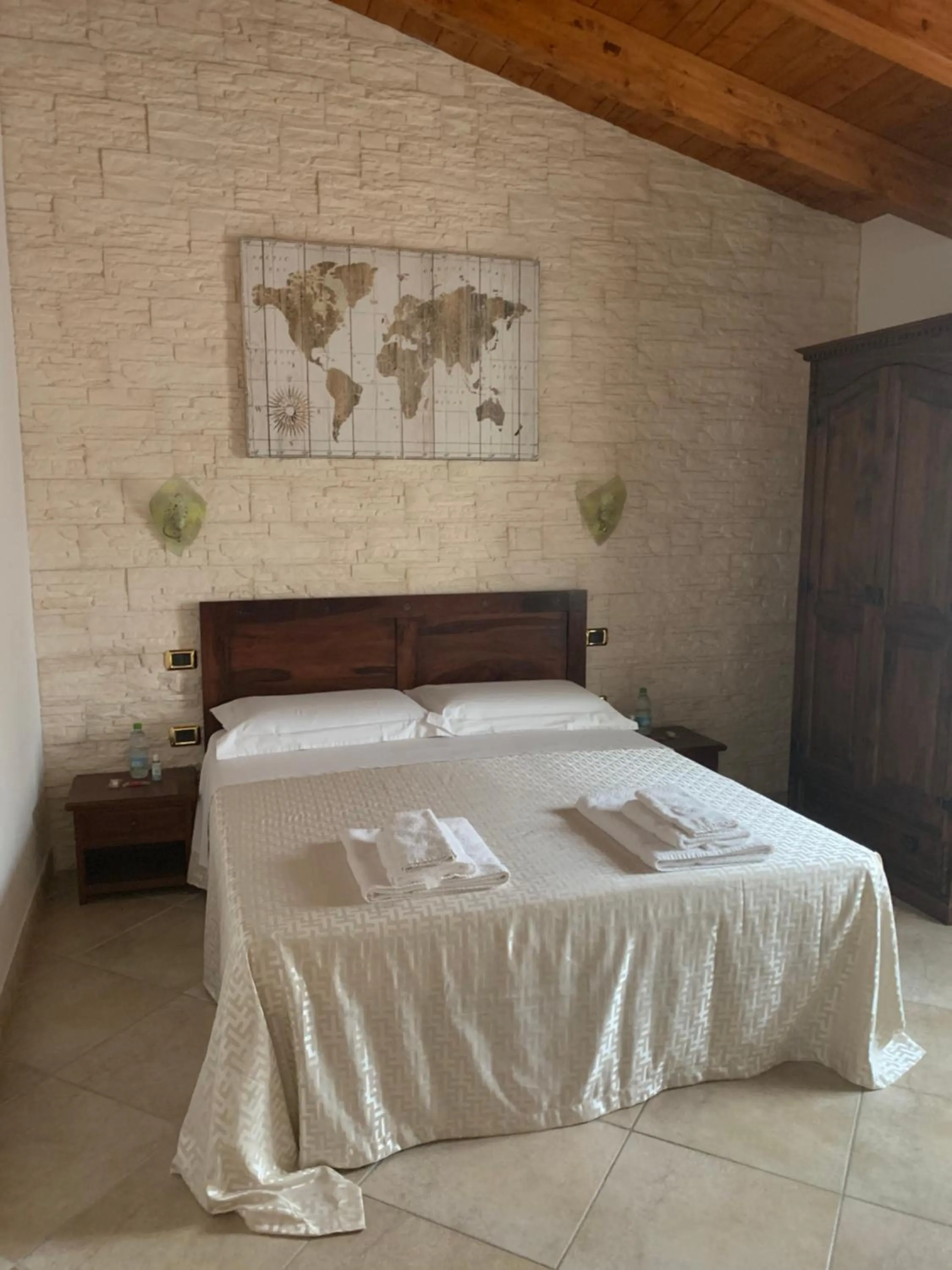 Bed in Selene Domus Collection