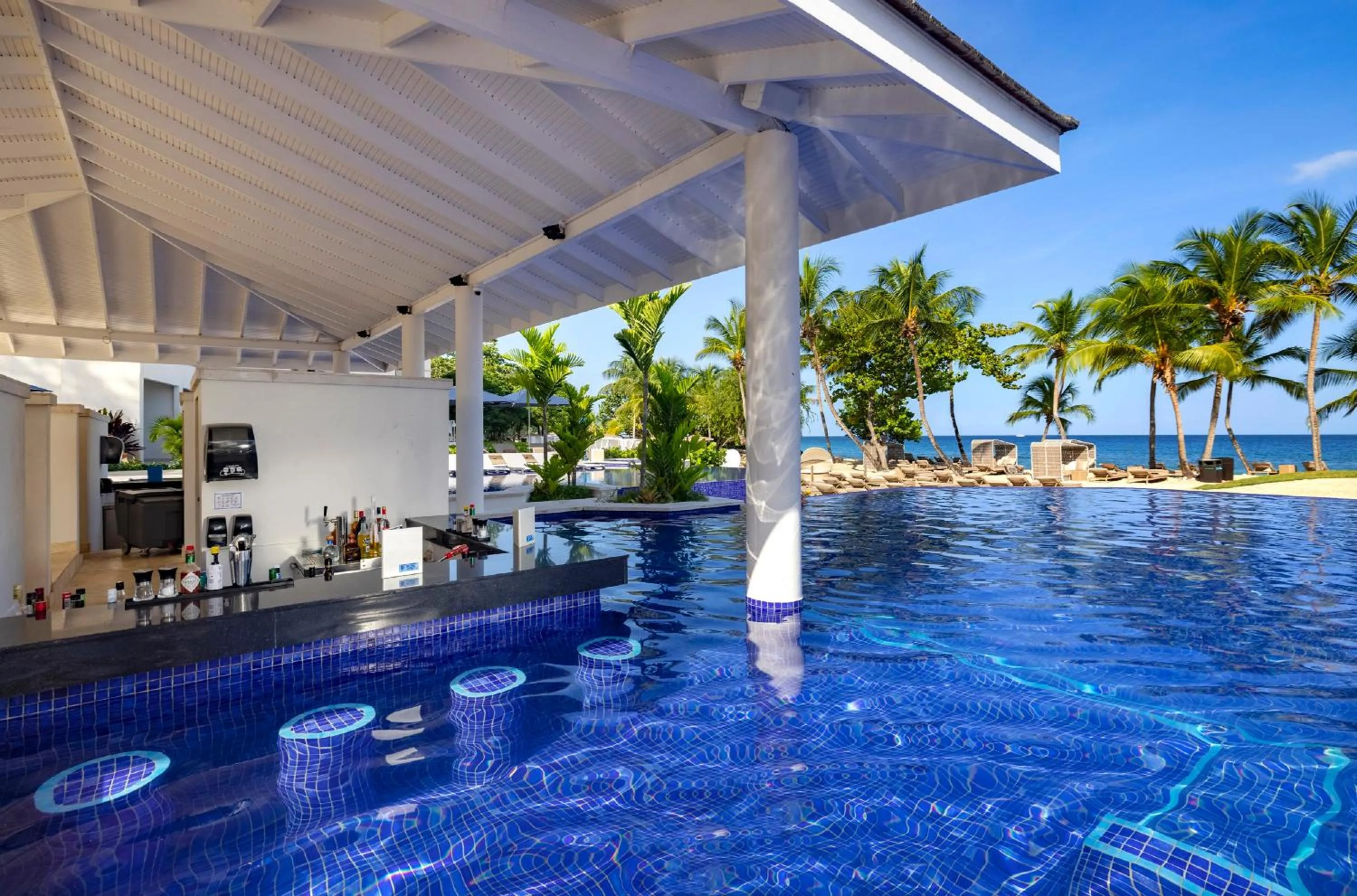 Swimming pool in Royalton Grenada, An Autograph Collection All-Inclusive Resort