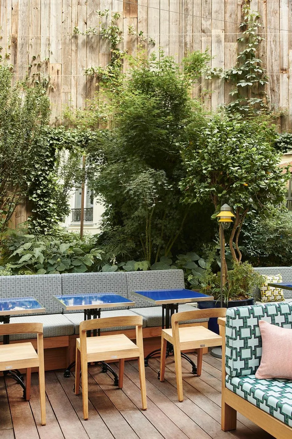 Patio in Hôtel Le Ballu