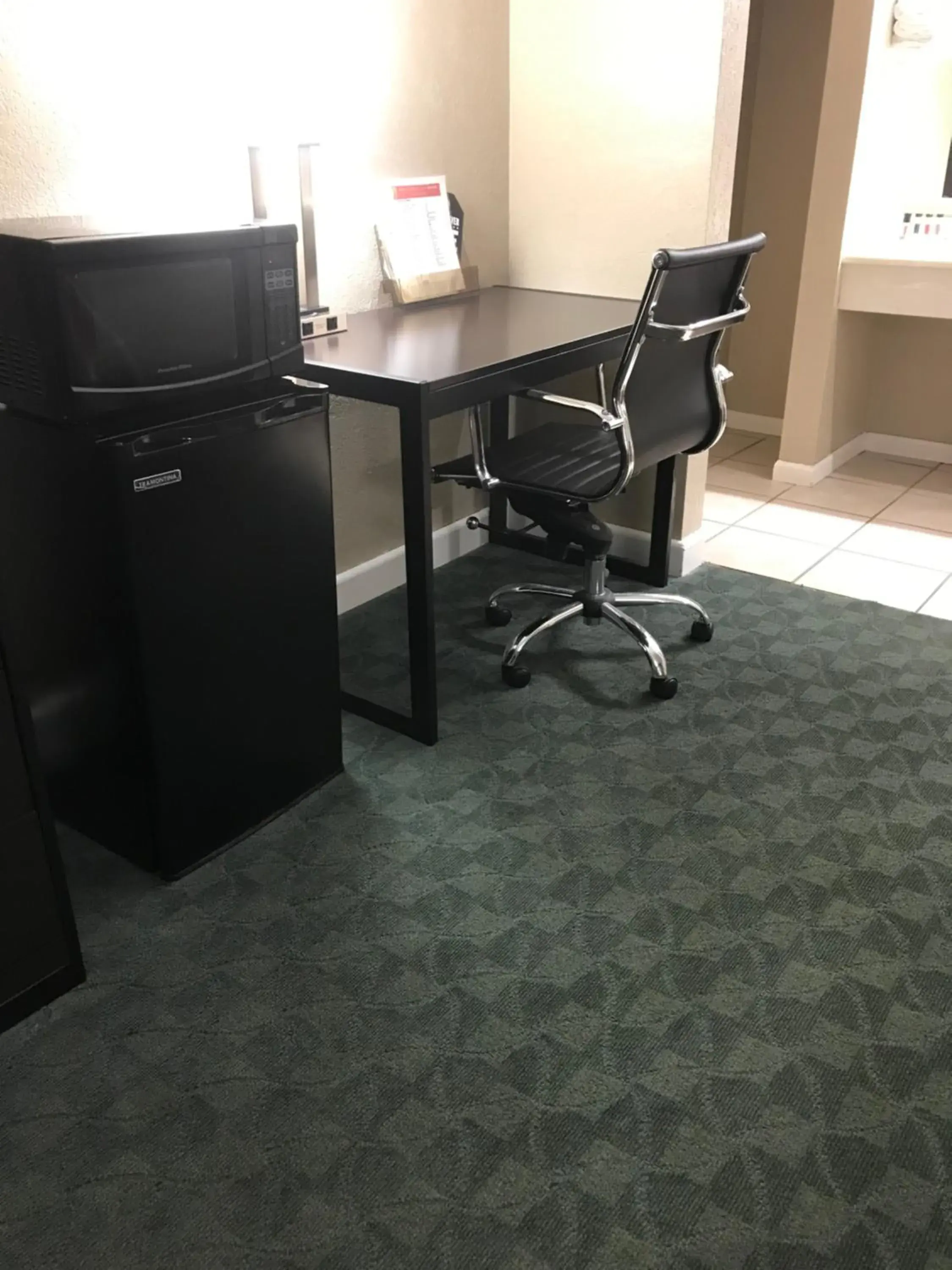 Deluxe Double Room with Two Double Beds - Non-Smoking in Super 8 by Wyndham Taylorville IL Deluxe Double Room with Two Double Beds - Non-Smoking in Super 8 by Wyndham Taylorville IL