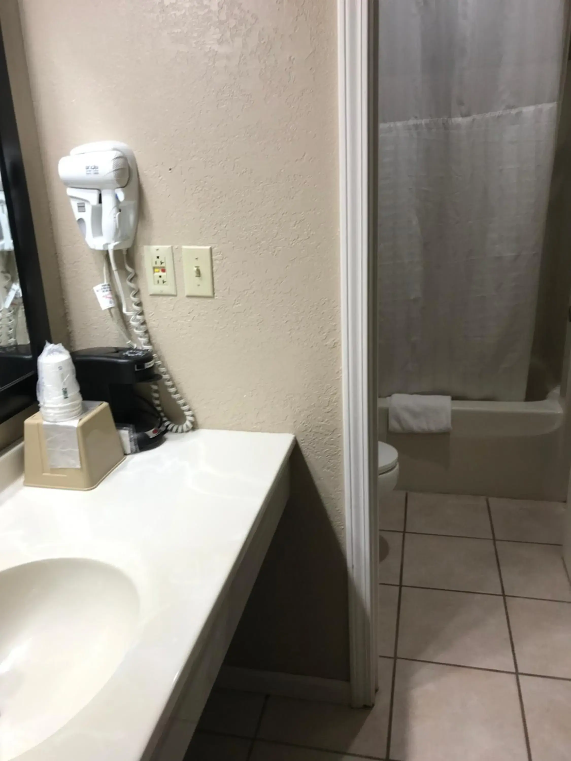 Deluxe Double Room with Two Double Beds - Non-Smoking in Super 8 by Wyndham Taylorville IL Deluxe Double Room with Two Double Beds - Non-Smoking in Super 8 by Wyndham Taylorville IL