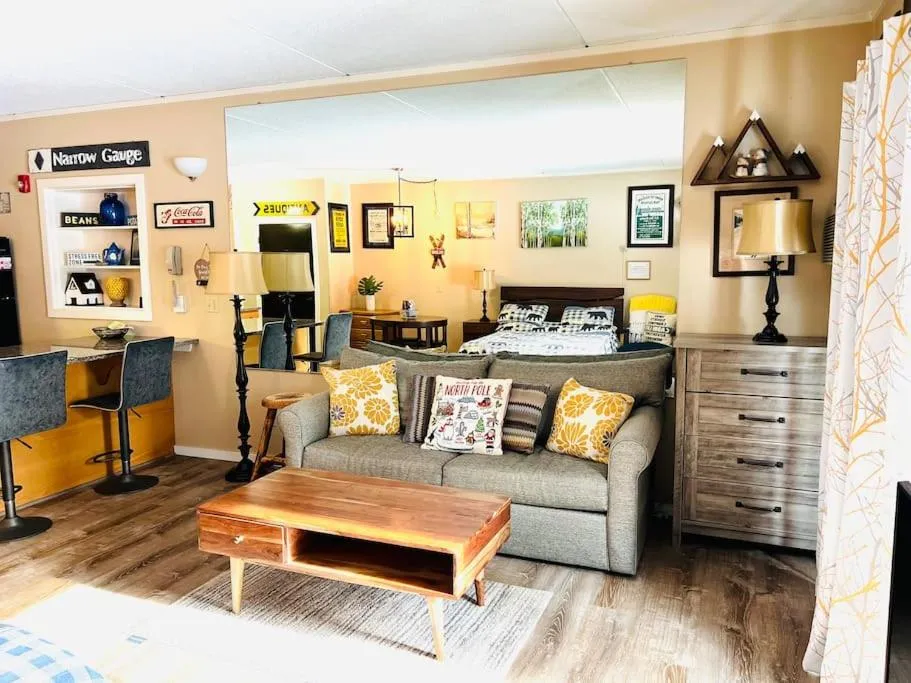 Attitash Mountain Village Studio - Slope View - Ski - Storyland