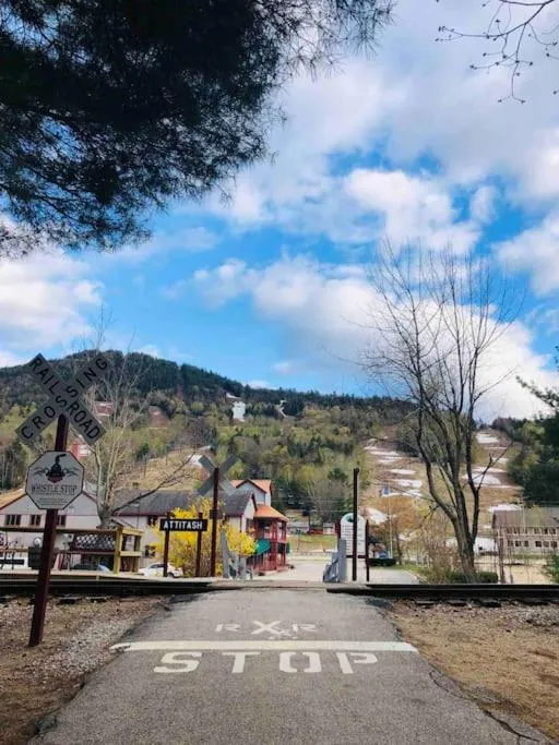Attitash Mountain Village Studio - Slope View - Ski - Storyland
