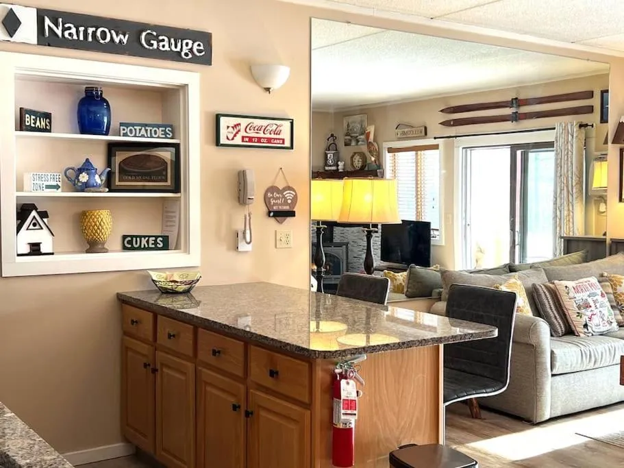 Attitash Mountain Village Studio - Slope View - Ski - Storyland