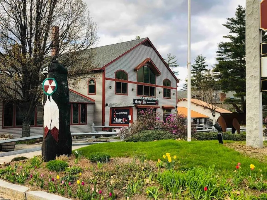 Attitash Mountain Village Studio - Slope View - Ski - Storyland