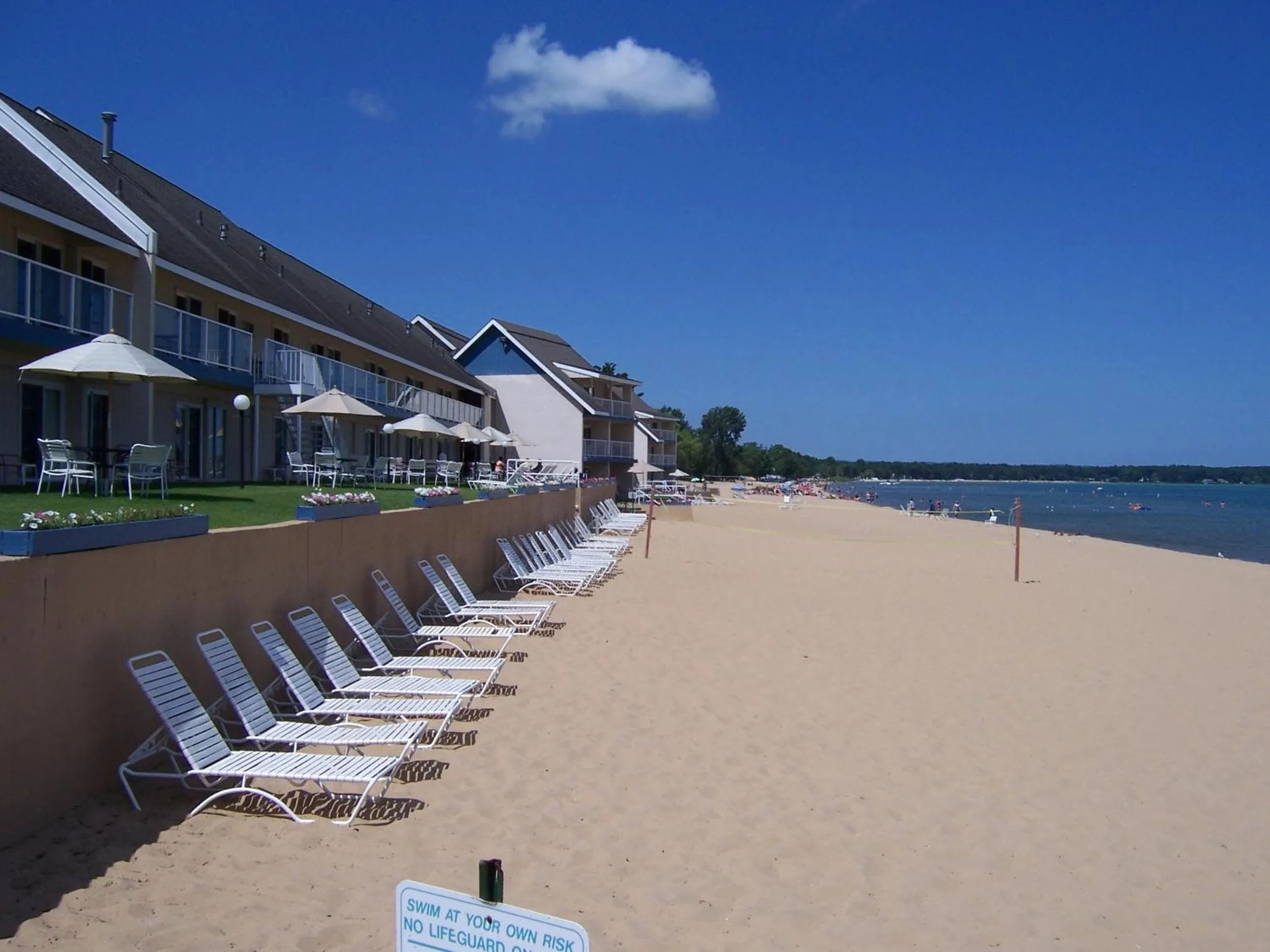 Beach in Pinestead Reef Resort