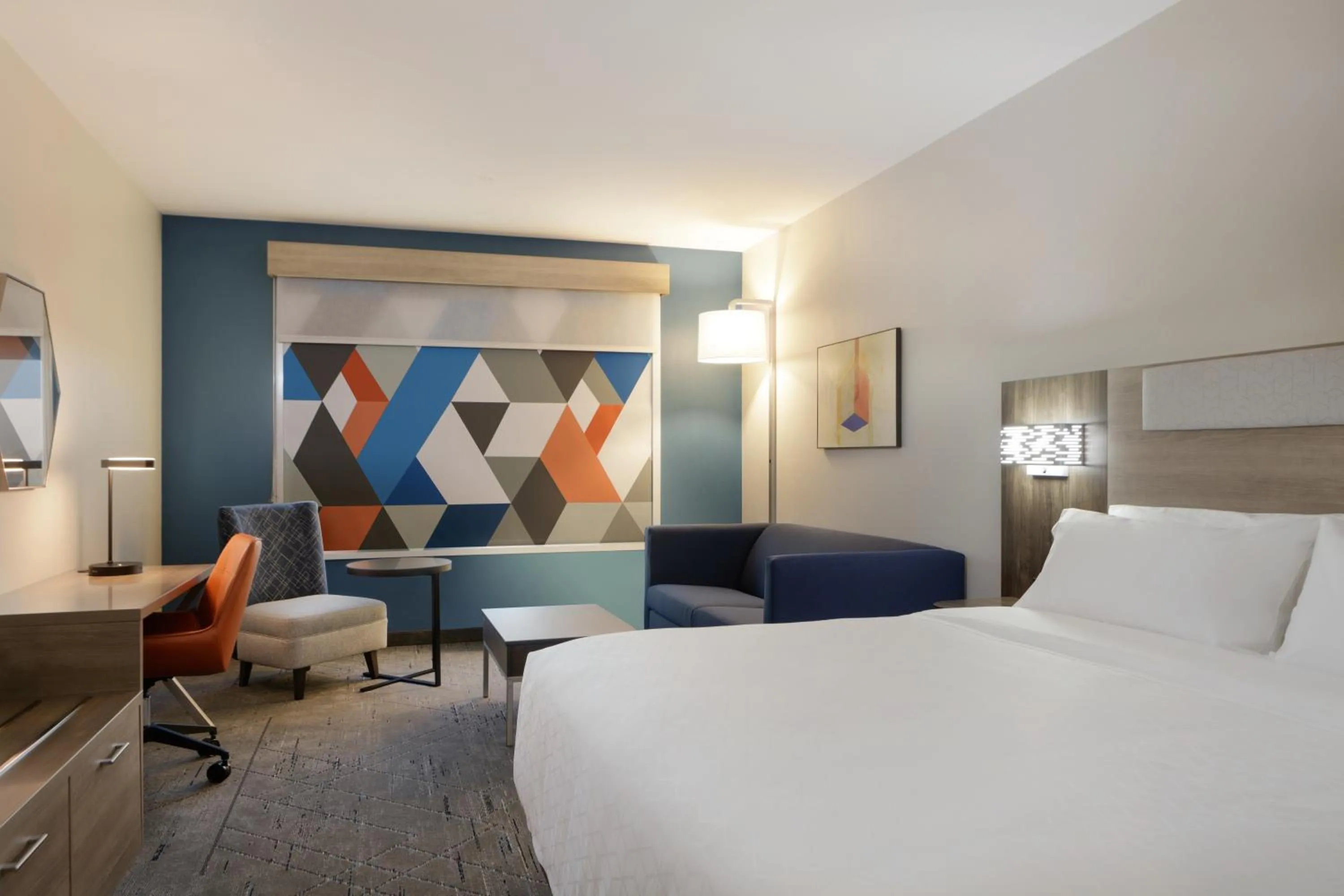 Bed in Holiday Inn Express & Suites Zion by IHG