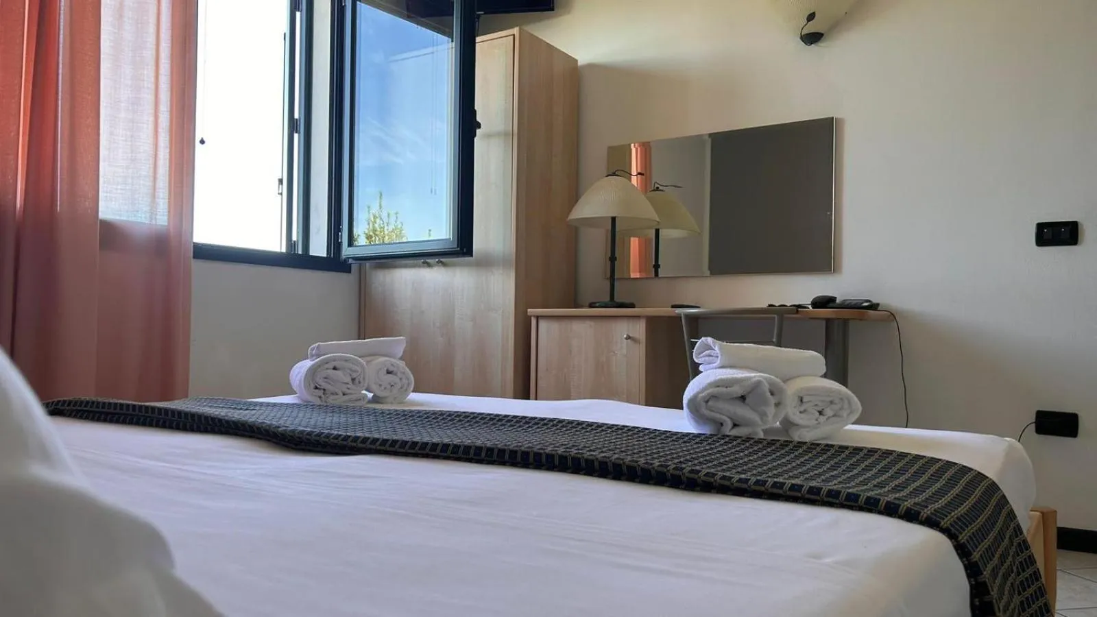 Bed in Hotel Gran Delta di ALBA-INVEST srl