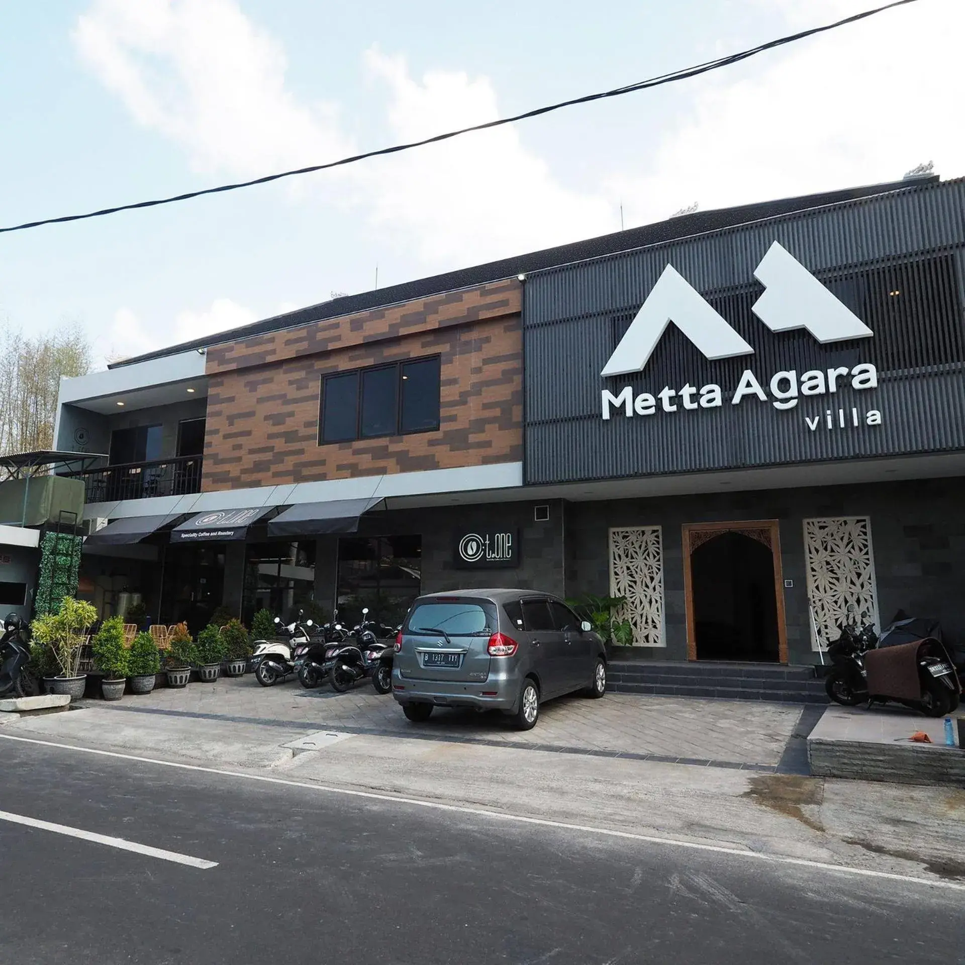 Property building in Metta Agara Property building in Metta Agara