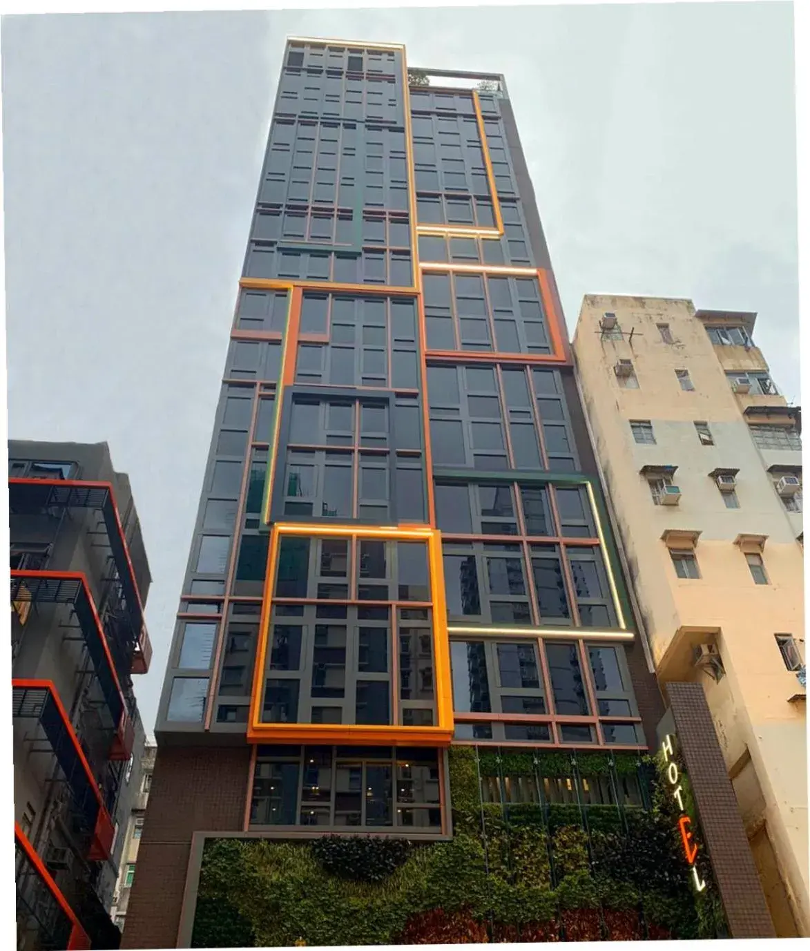 Property Building in E Hotel Property Building in E Hotel