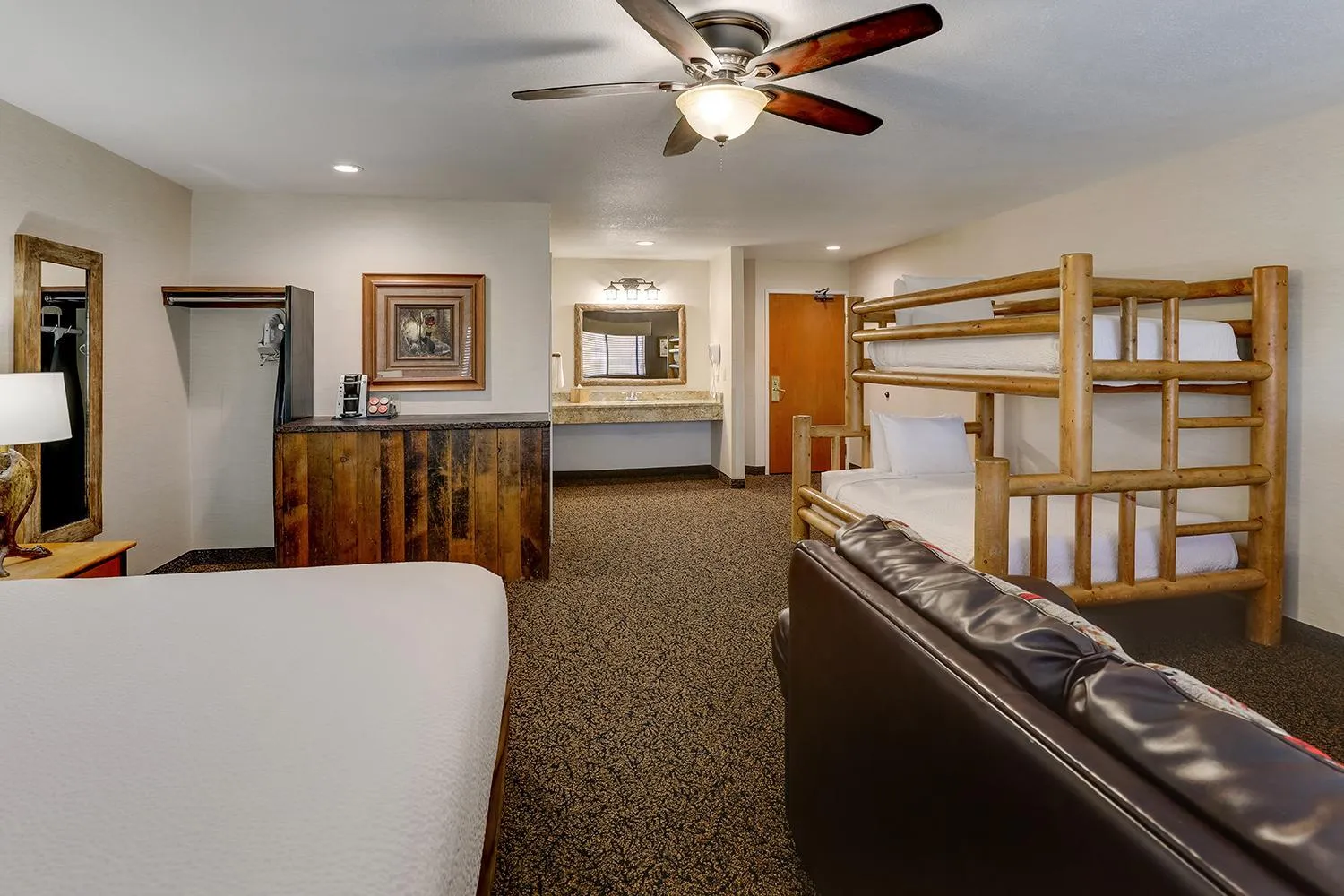 Bed in Stoney Creek Hotel Peoria