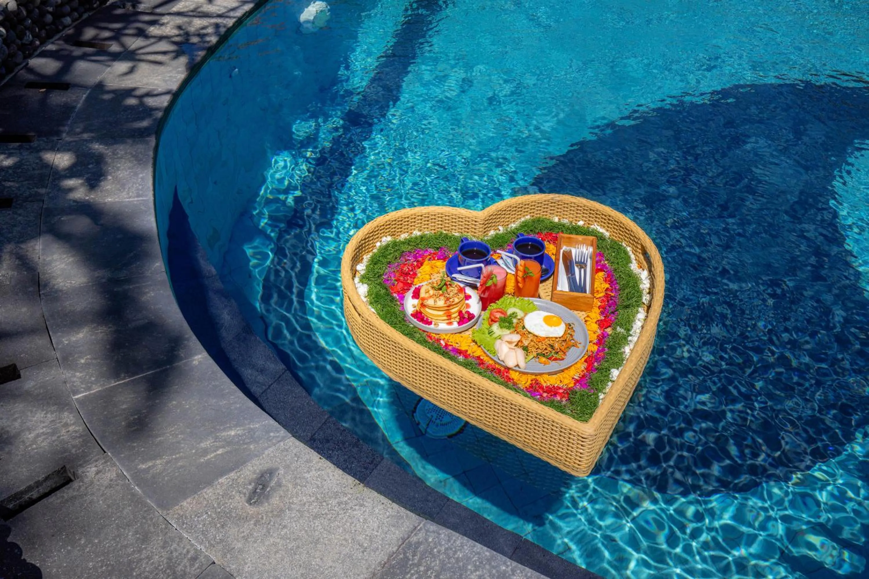 Swimming pool in Jukung Cottage