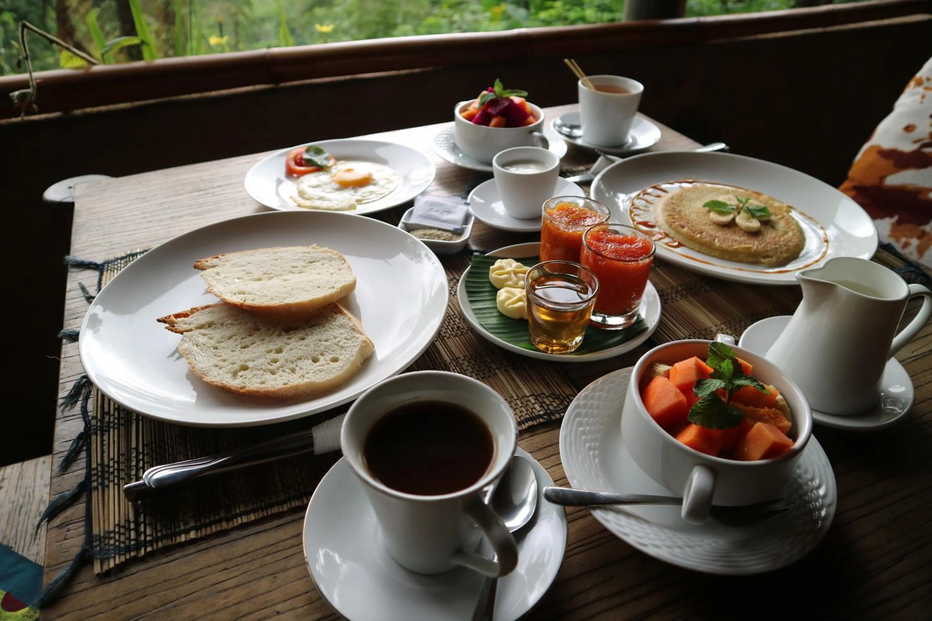 Food and drinks in Sang Tirta Resort