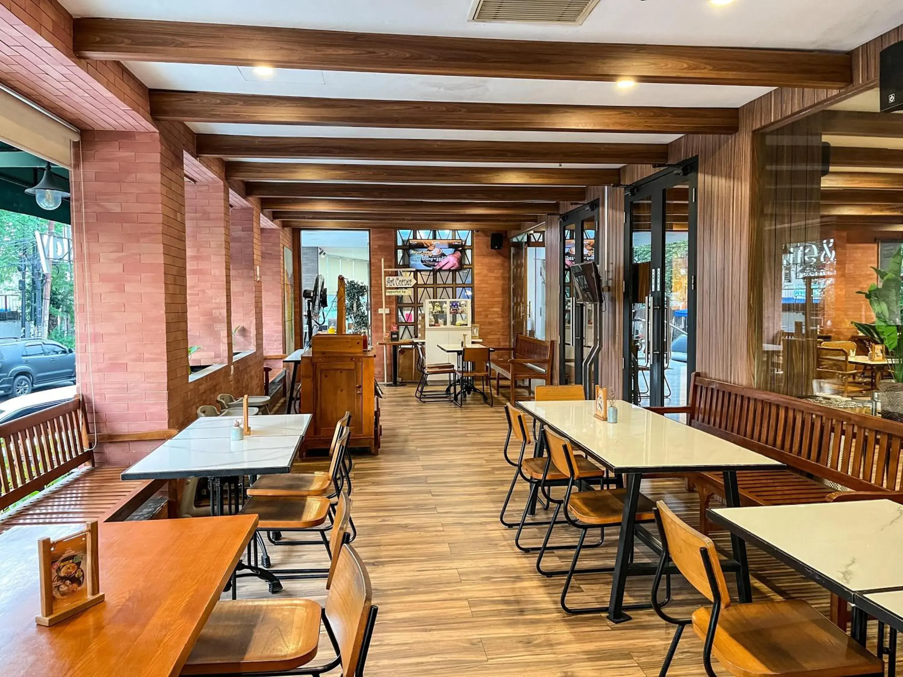 Restaurant/places to eat in All Nite & Day Kebon Jeruk Restaurant/places to eat in All Nite & Day Kebon Jeruk