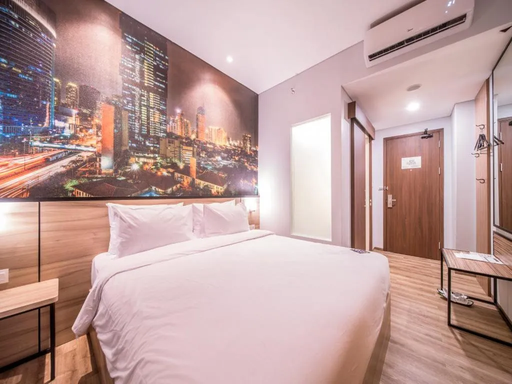 Bed in All Nite & Day Kebon Jeruk