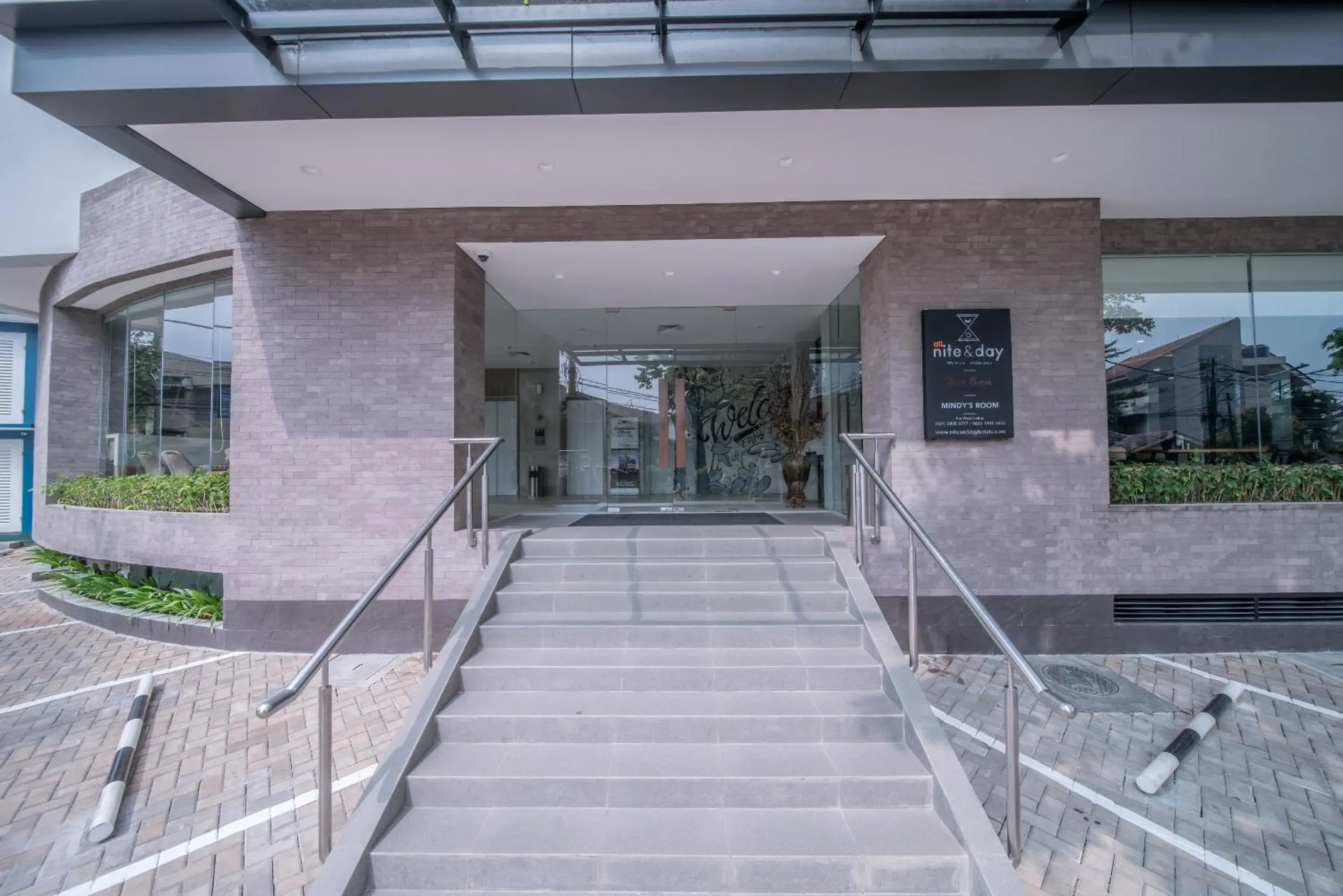 Facade/entrance in All Nite & Day Kebon Jeruk Facade/entrance in All Nite & Day Kebon Jeruk