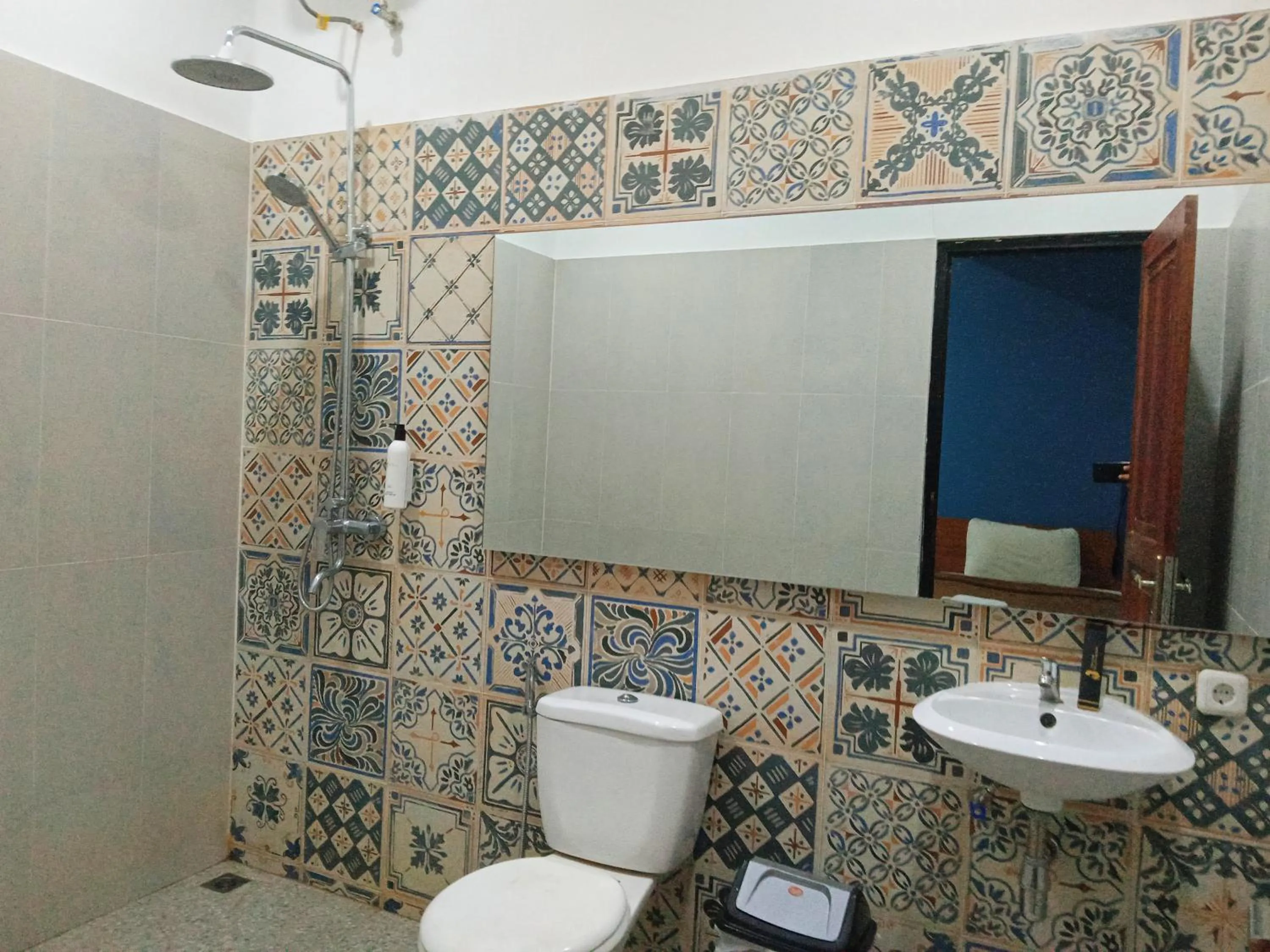 Shower in Jatiluhur Valley Resort