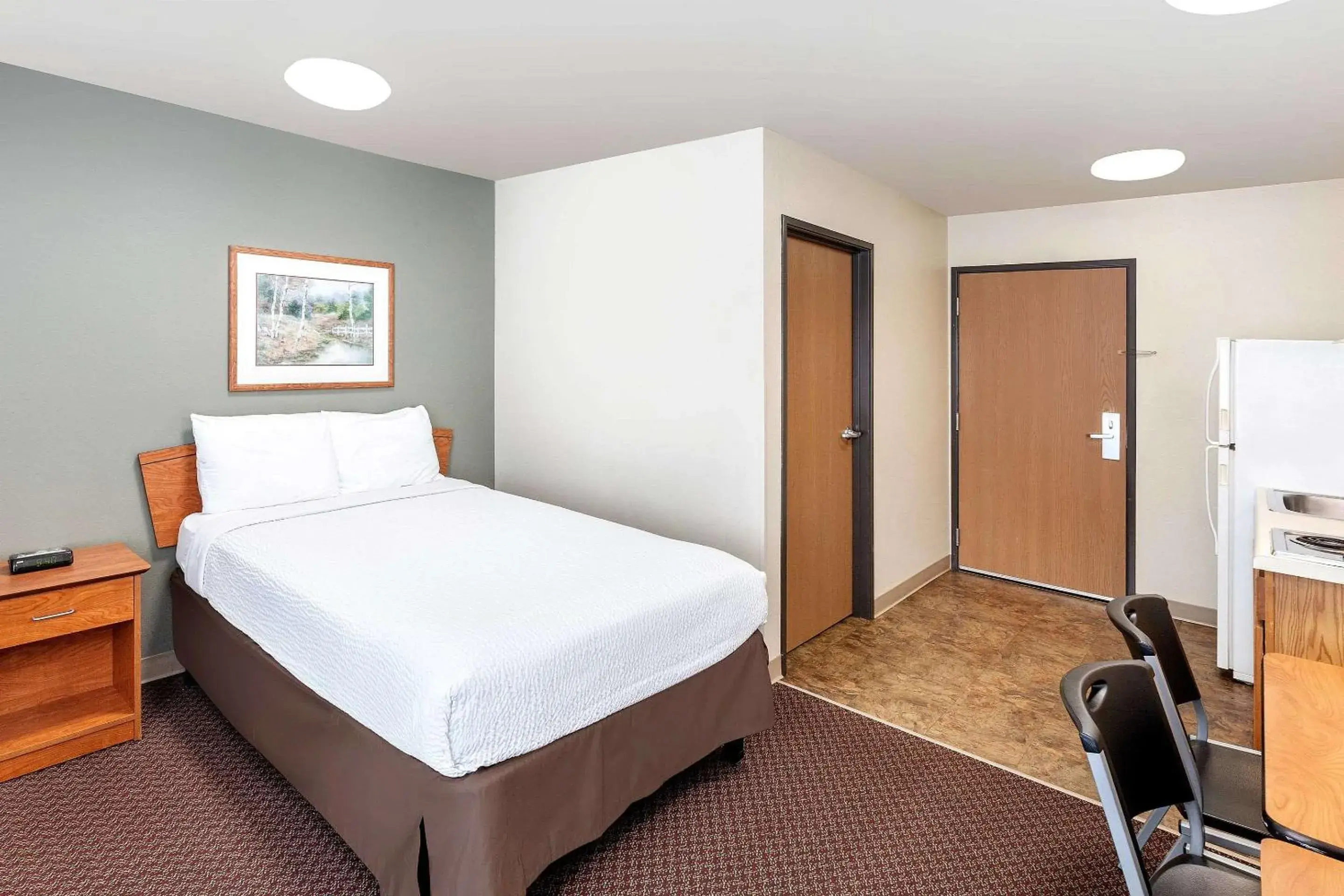 Standard Double Room with Tub - Disability Access/Non-Smoking in WoodSpring Suites Sioux Falls Standard Double Room with Tub - Disability Access/Non-Smoking in WoodSpring Suites Sioux Falls