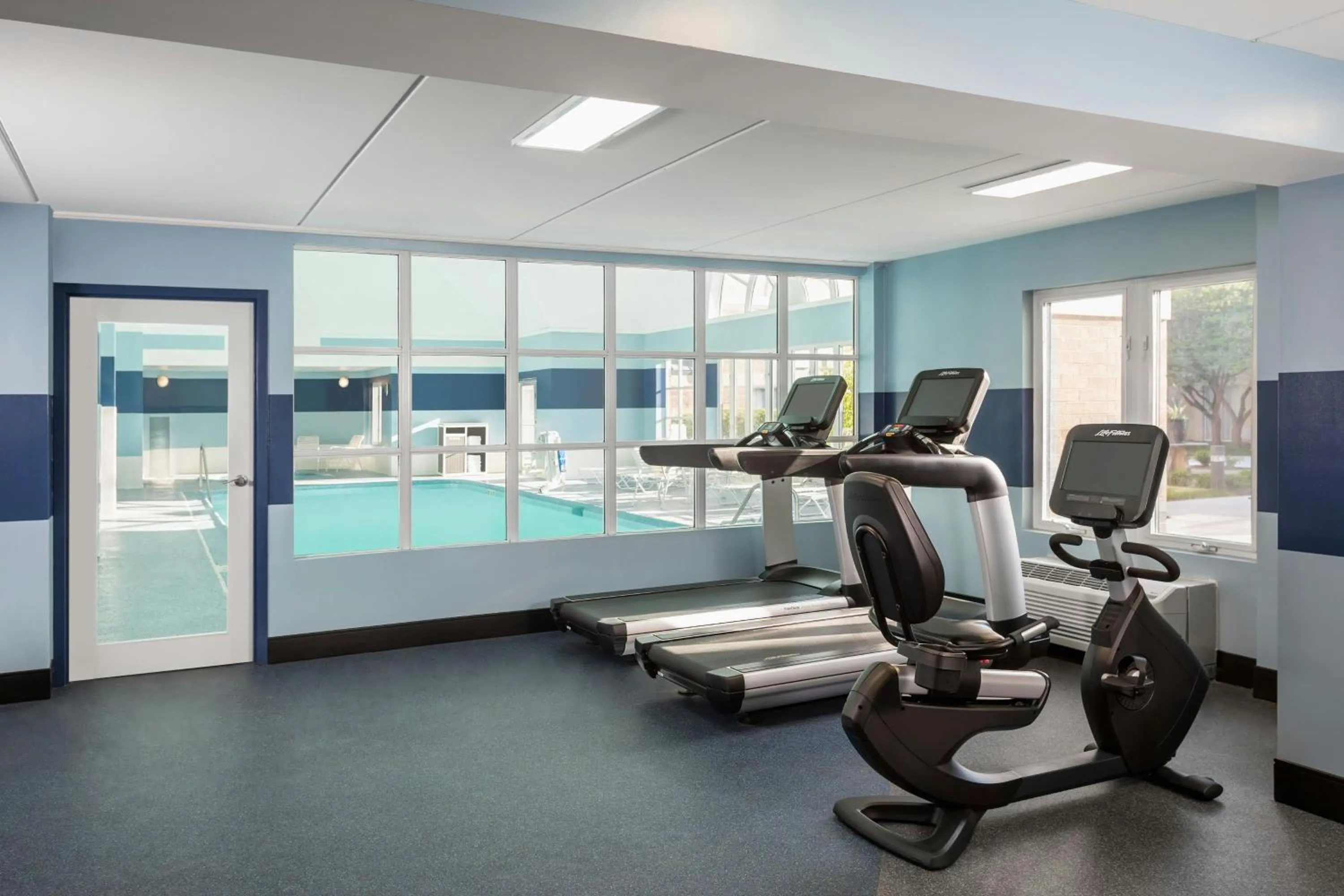 Fitness centre/facilities in Four Points by Sheraton Buffalo Grove