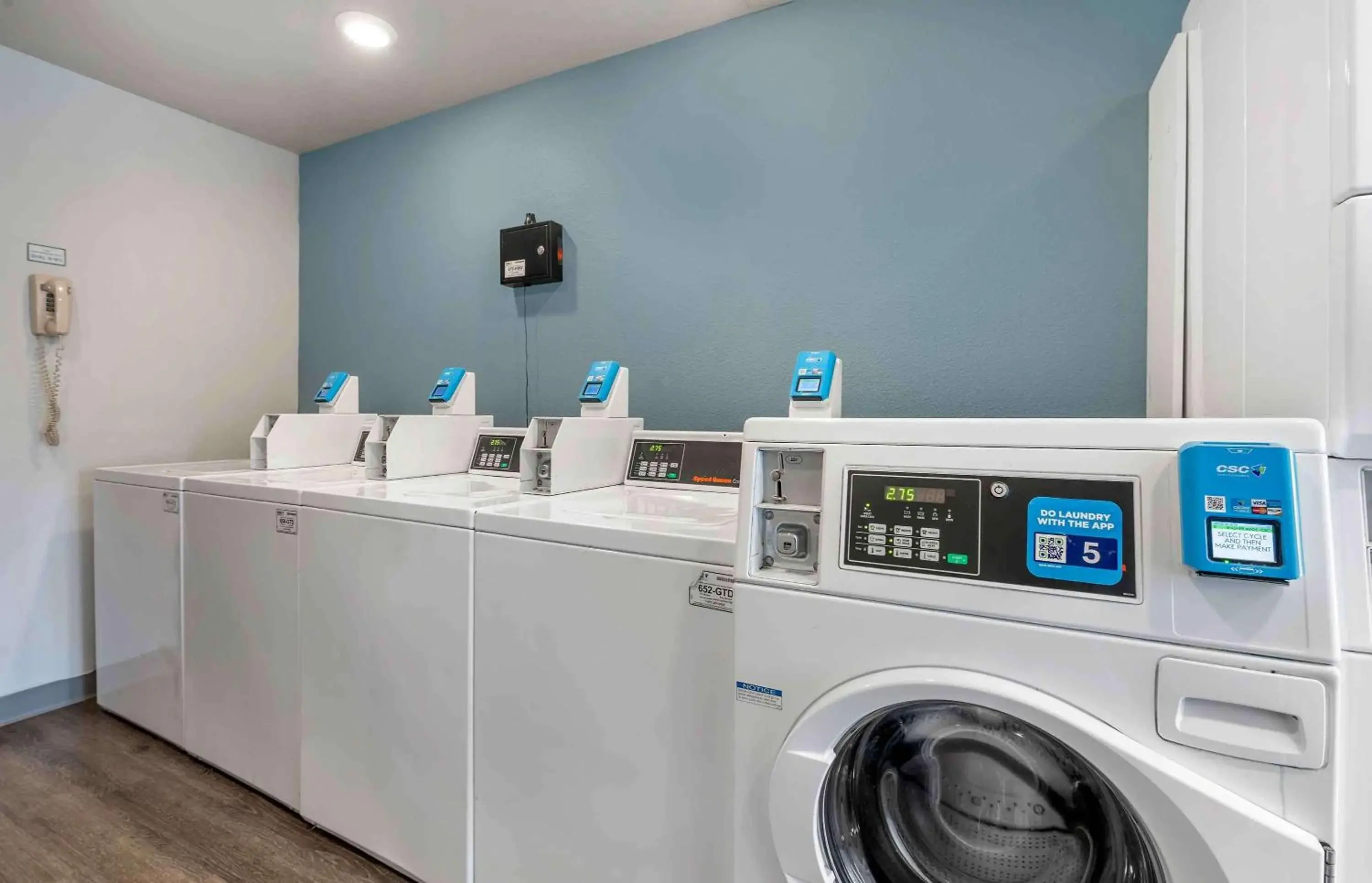 Property building in Extended Stay America Select Suites - Indianapolis - West Property building in Extended Stay America Select Suites - Indianapolis - West