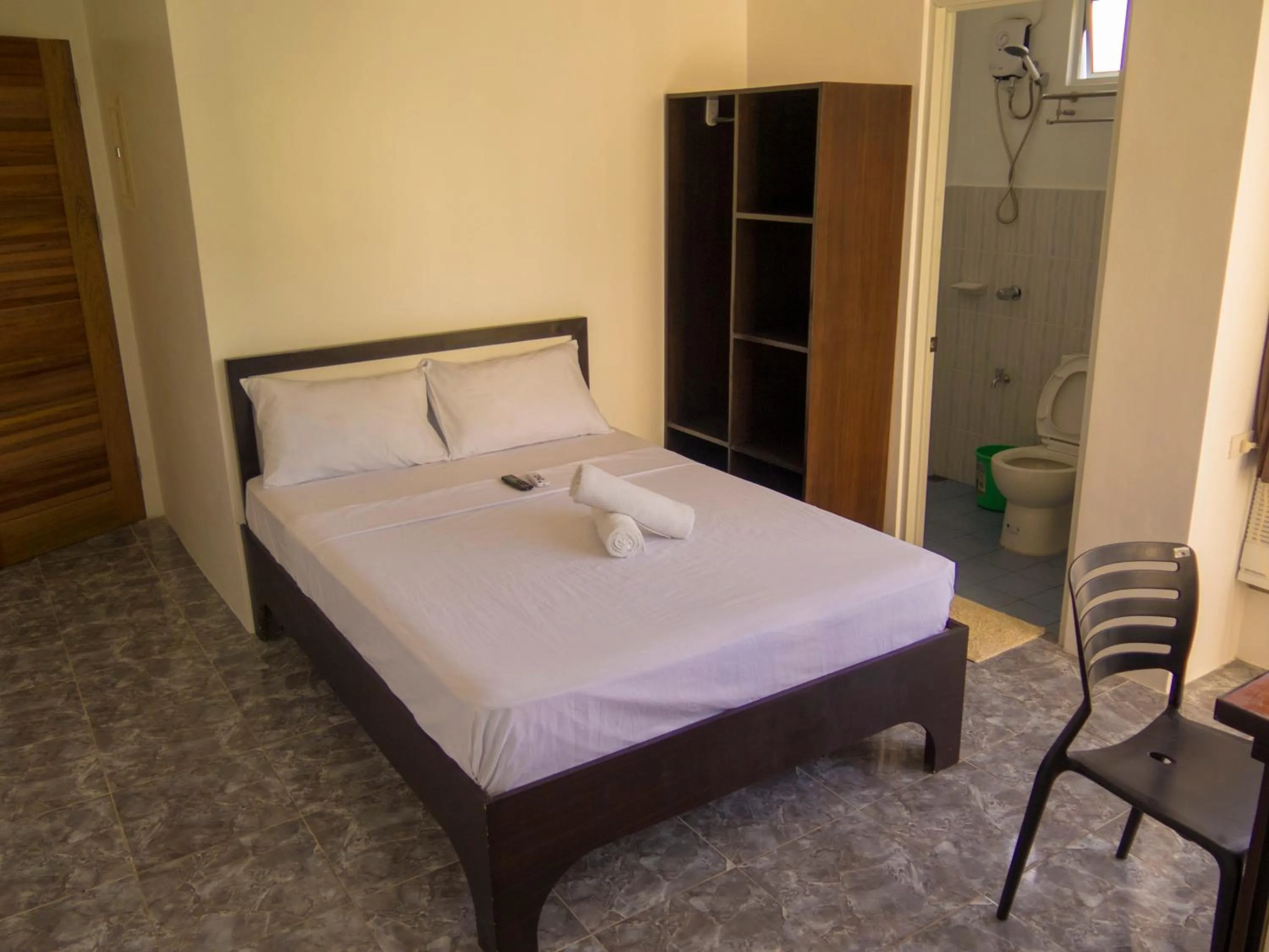 Bed in Cool Stay Inn