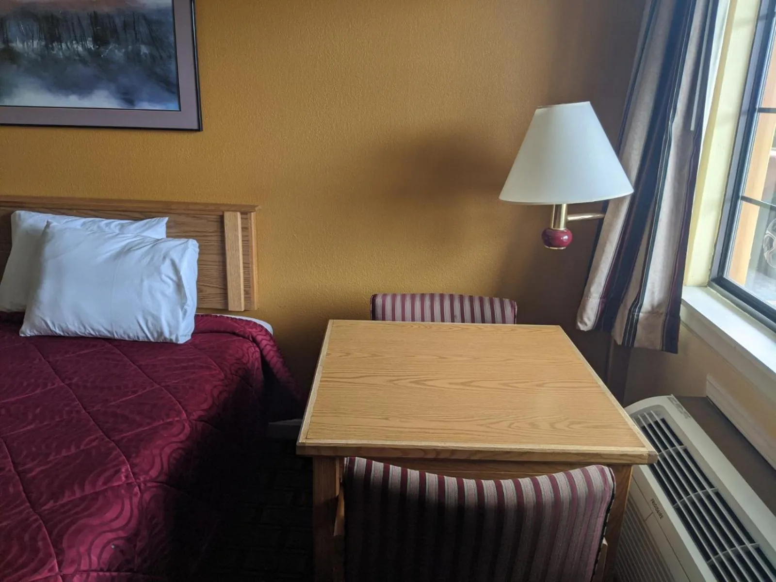 Bed in Executive Inn