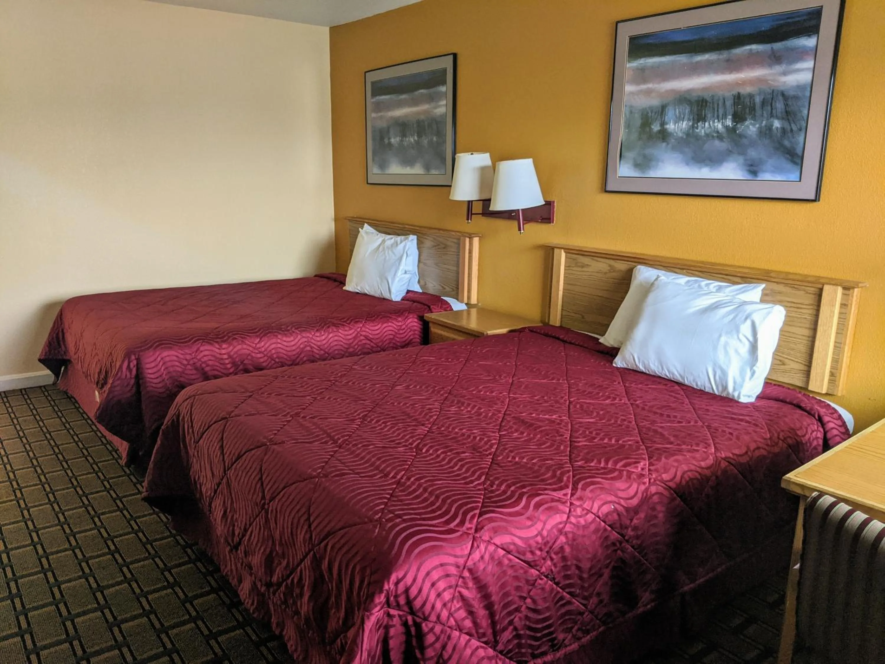 Bed in Executive Inn