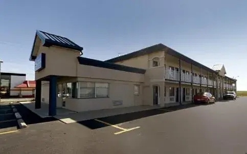 Property building in Executive Inn Property building in Executive Inn