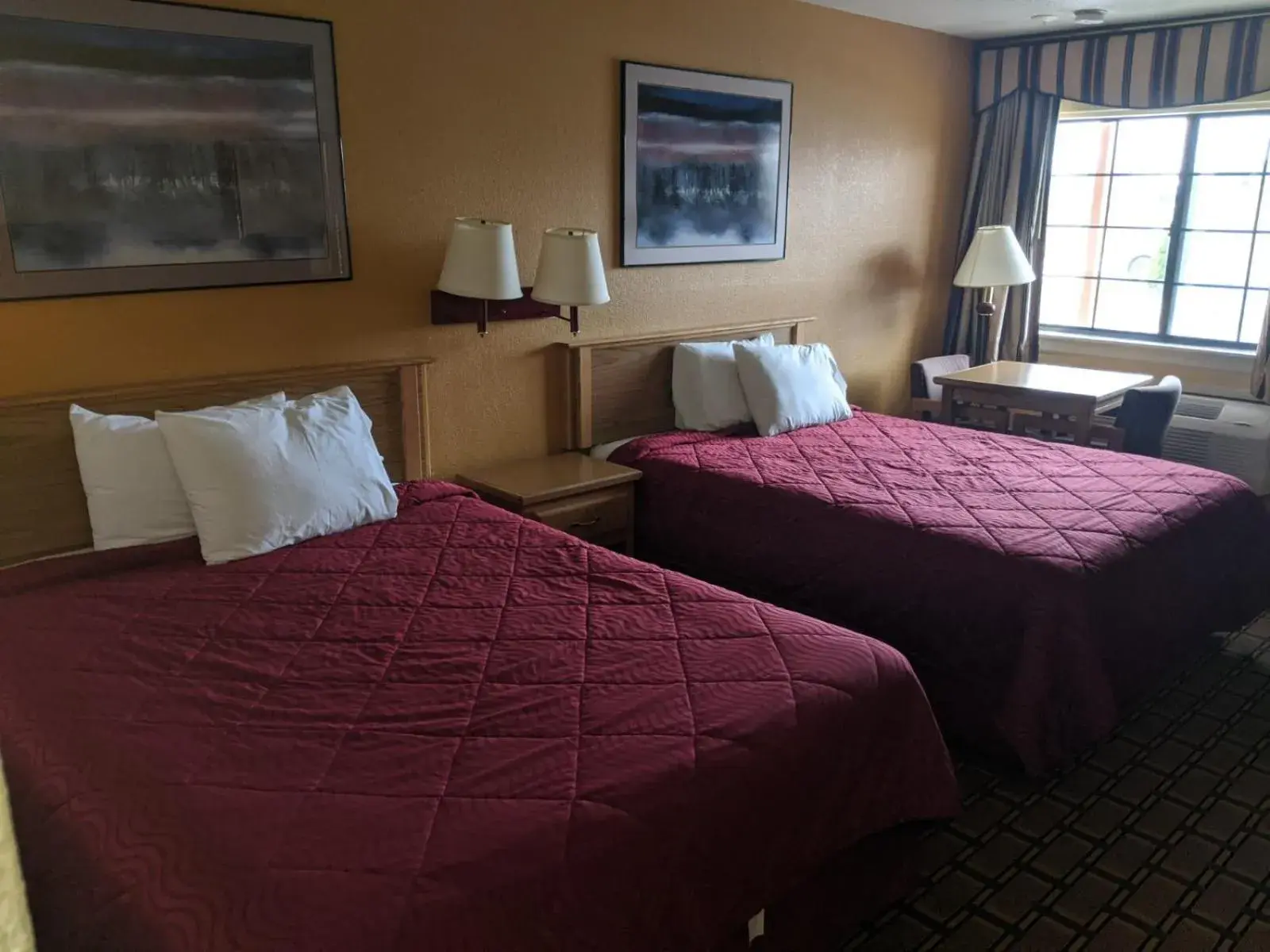 Bed in Executive Inn Bed in Executive Inn