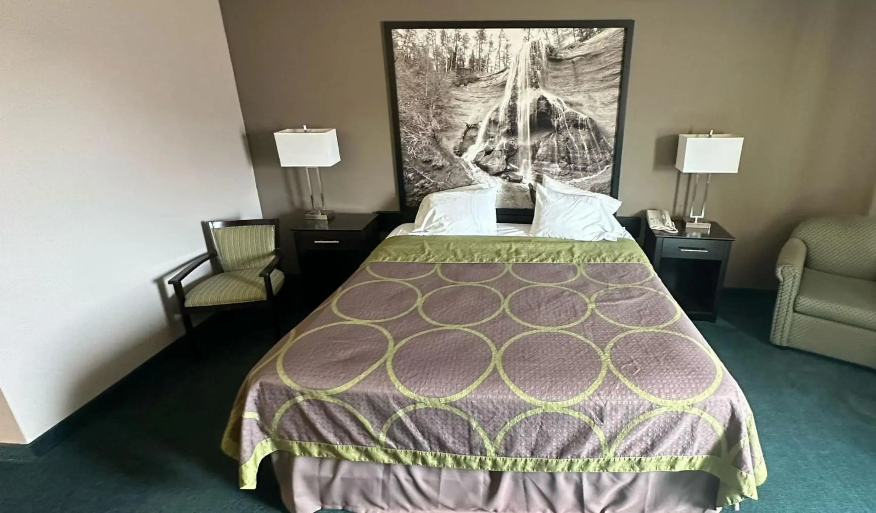 Queen Room - Non-Smoking in Burgundy Inn & Suites By OYO El Paso Queen Room - Non-Smoking in Burgundy Inn & Suites By OYO El Paso