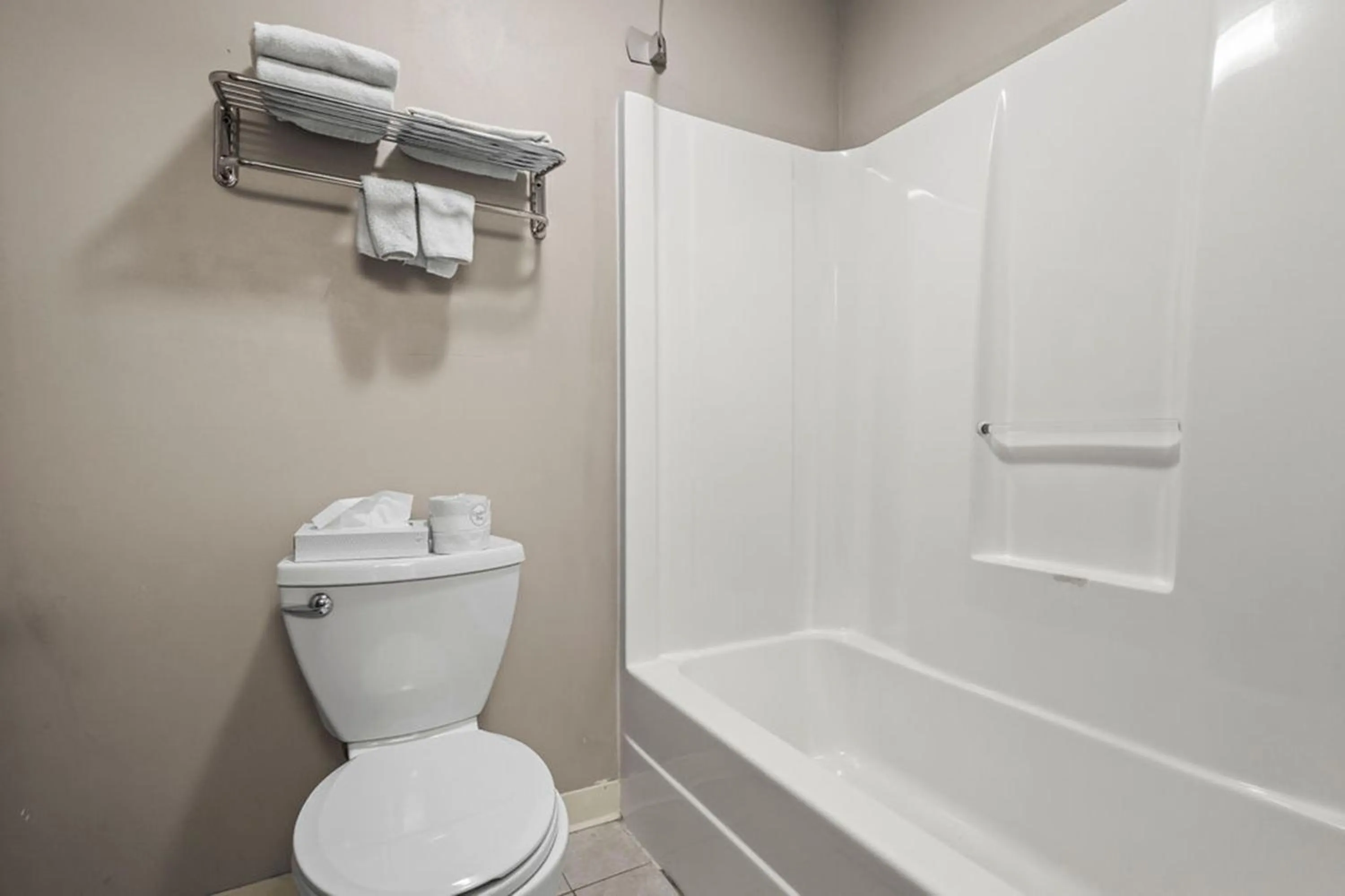 Bathroom in Burgundy Inn & Suites By OYO El Paso
