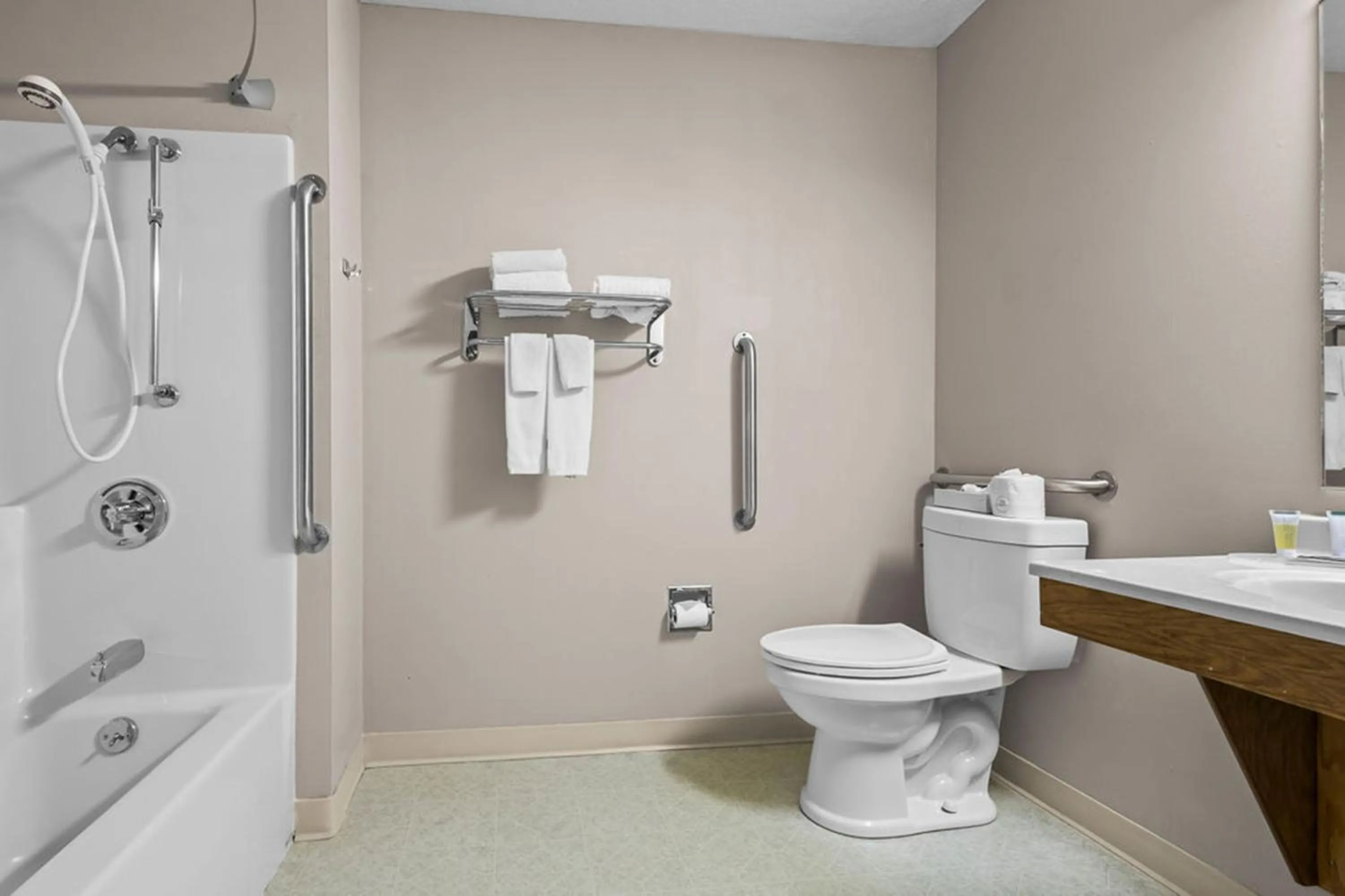 Bathroom in Burgundy Inn & Suites By OYO El Paso