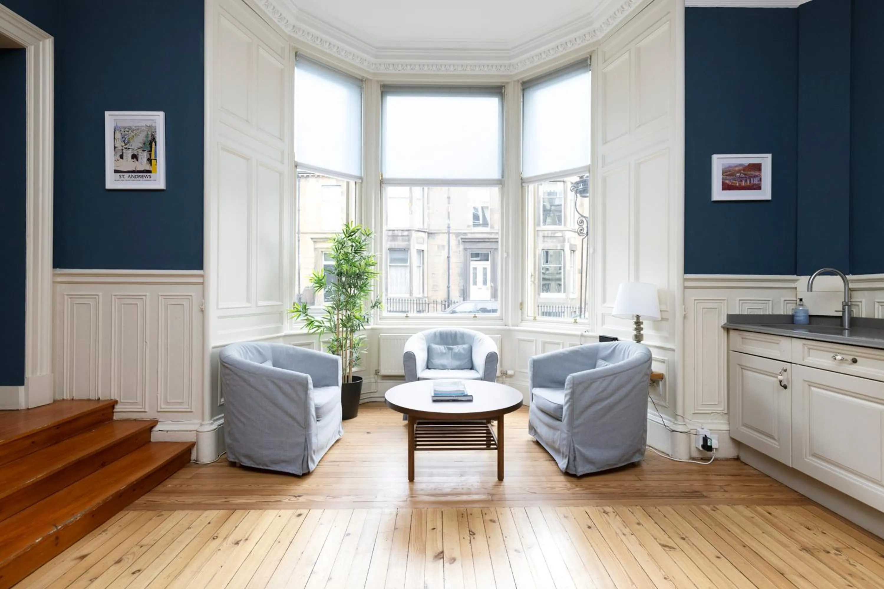 Seating area in JOIVY Haymarket