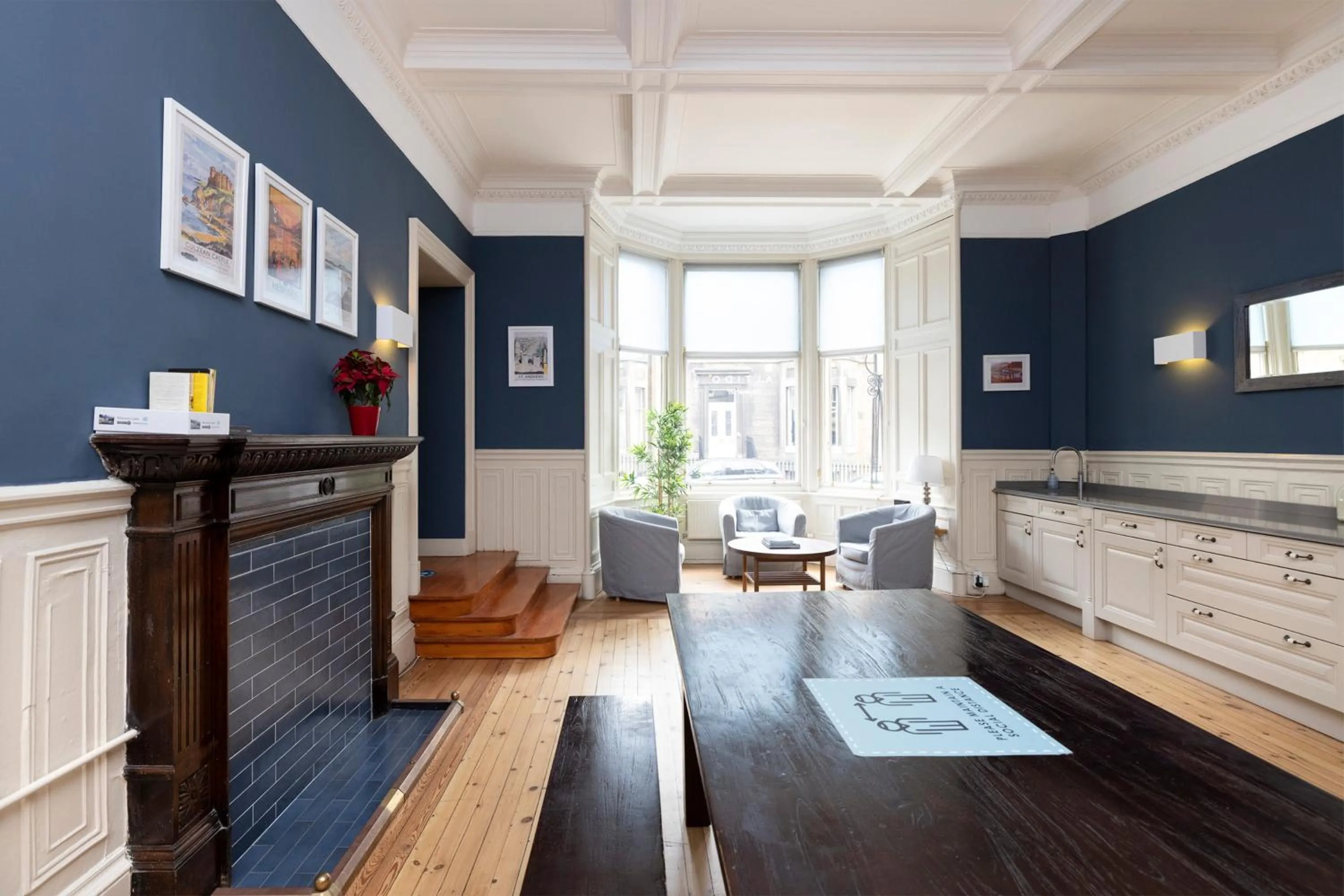 Seating area in JOIVY Haymarket