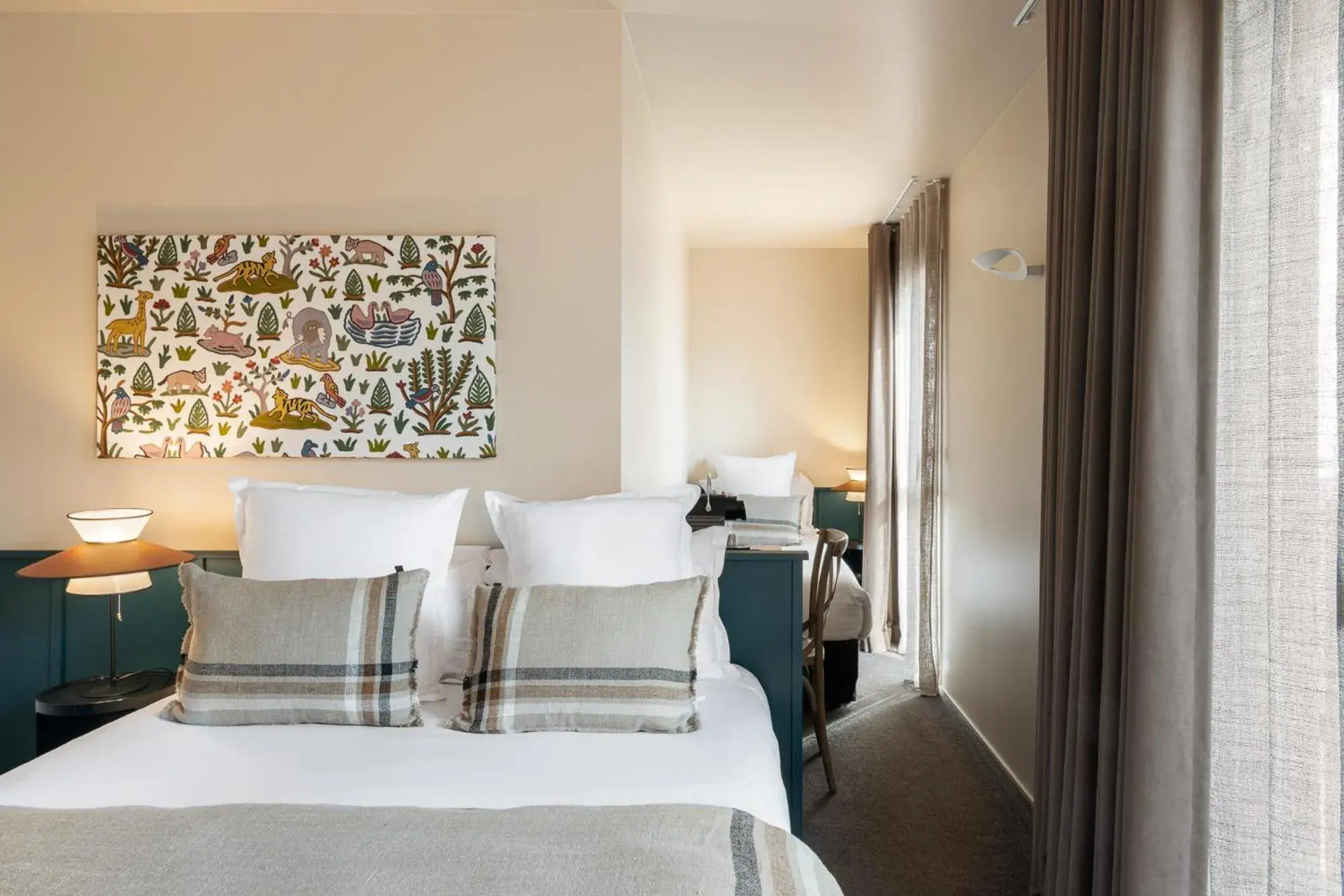 Triple Room (3 Adults) in Hôtel L'Adresse - Entièrement rénové Triple Room (3 Adults) in Hôtel L'Adresse - Entièrement rénové