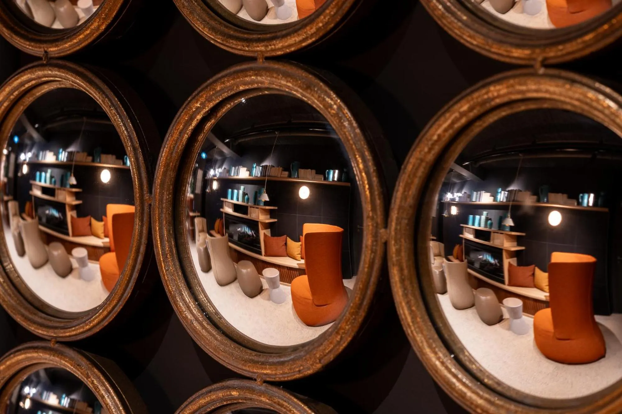 Lounge or bar in Hôtel L'Adresse - Entièrement rénové