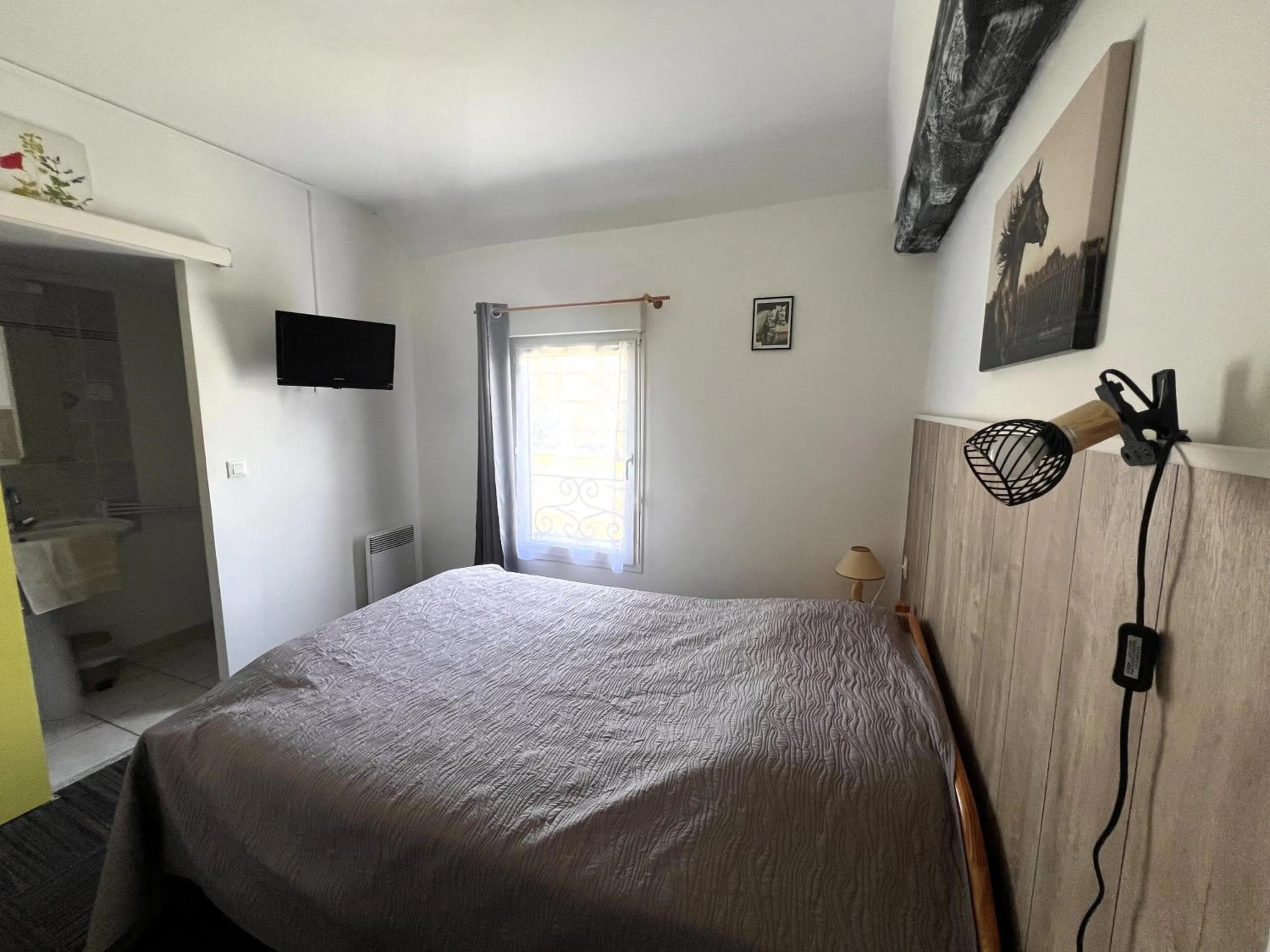 Property building, Bed in La Ferme Antoinette