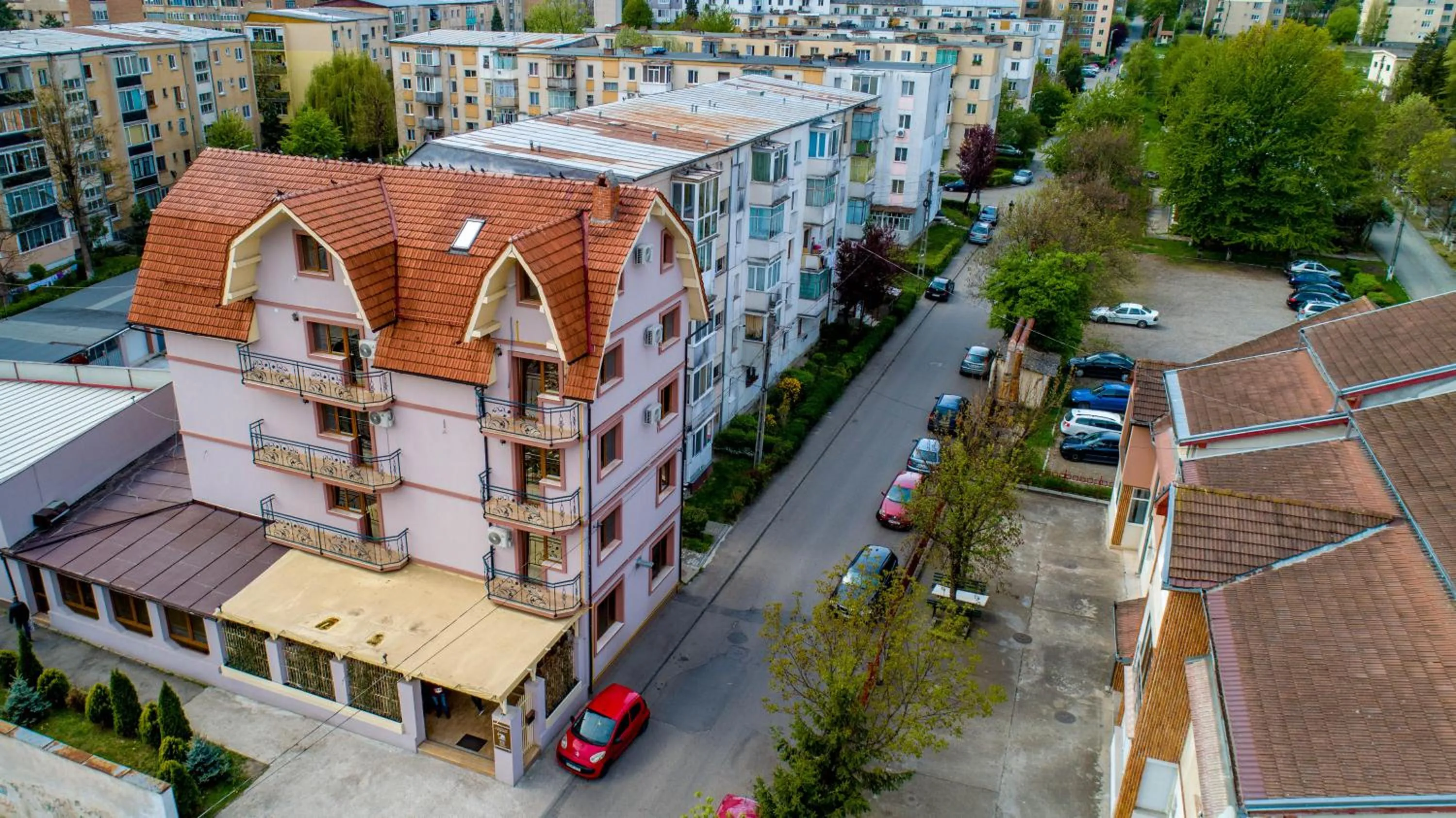 Property building in Villa Etiquette