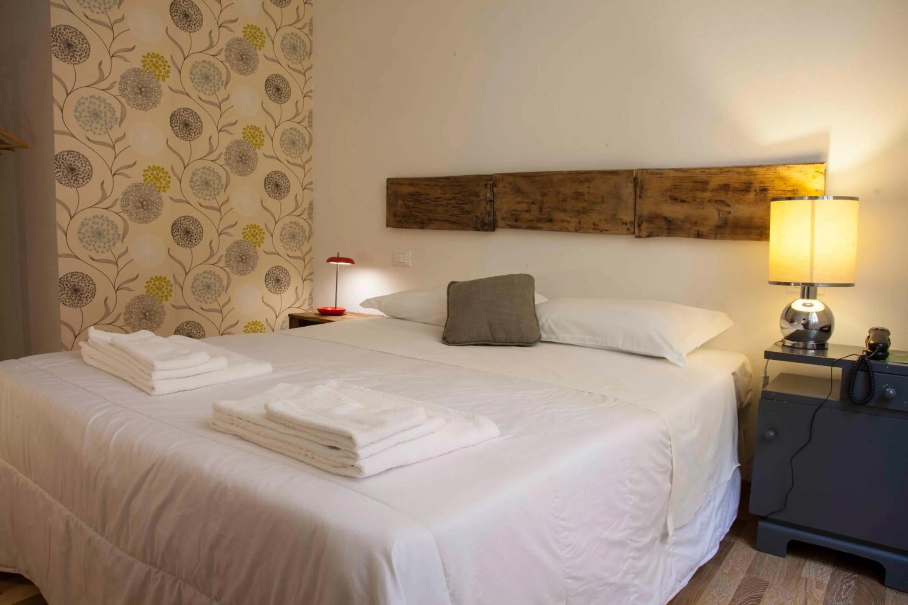 Photo of the whole room, Bed in Albergo delle Spezie