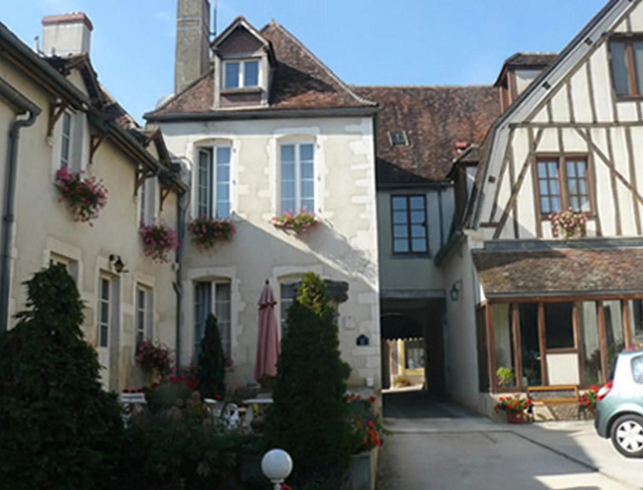 Property building in LOGIS HOTEL - Le Relais Saint Vincent