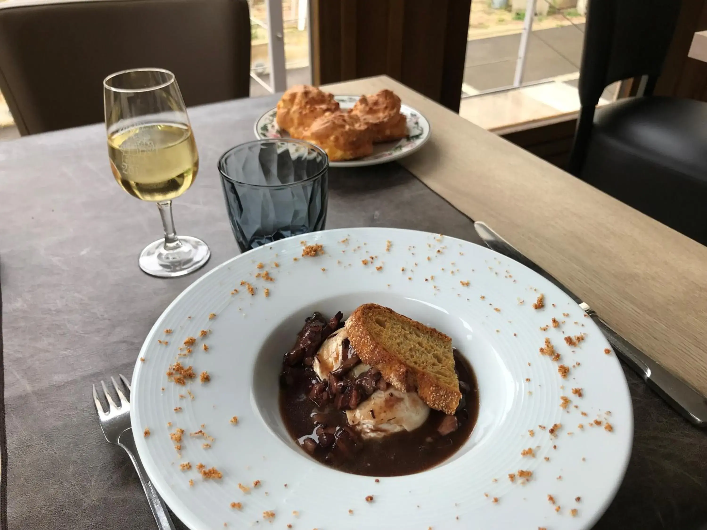 Restaurant/places to eat in LOGIS HOTEL - Le Relais Saint Vincent Restaurant/places to eat in LOGIS HOTEL - Le Relais Saint Vincent