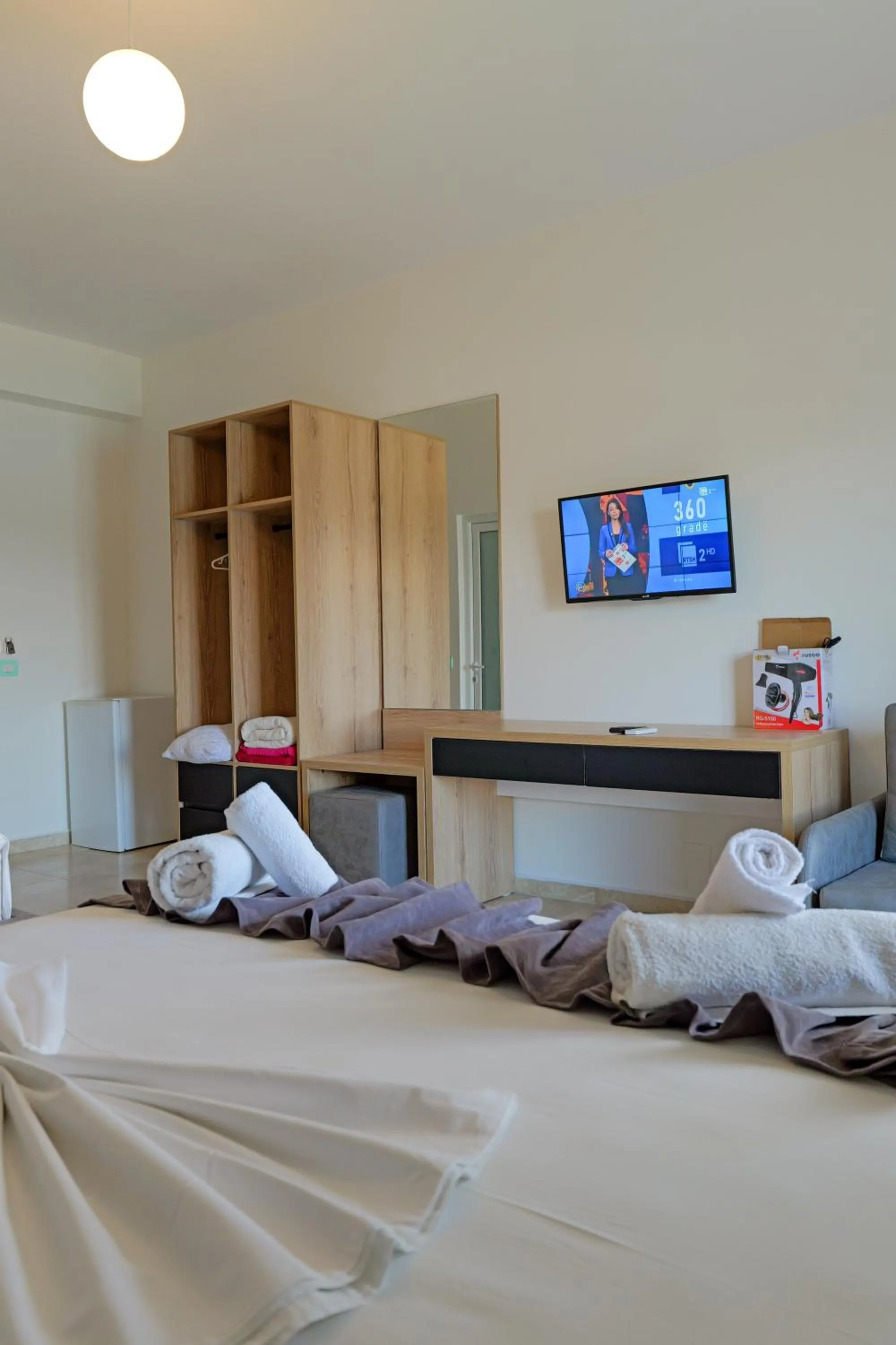 Bed in Hotel Esmerald Ksamil