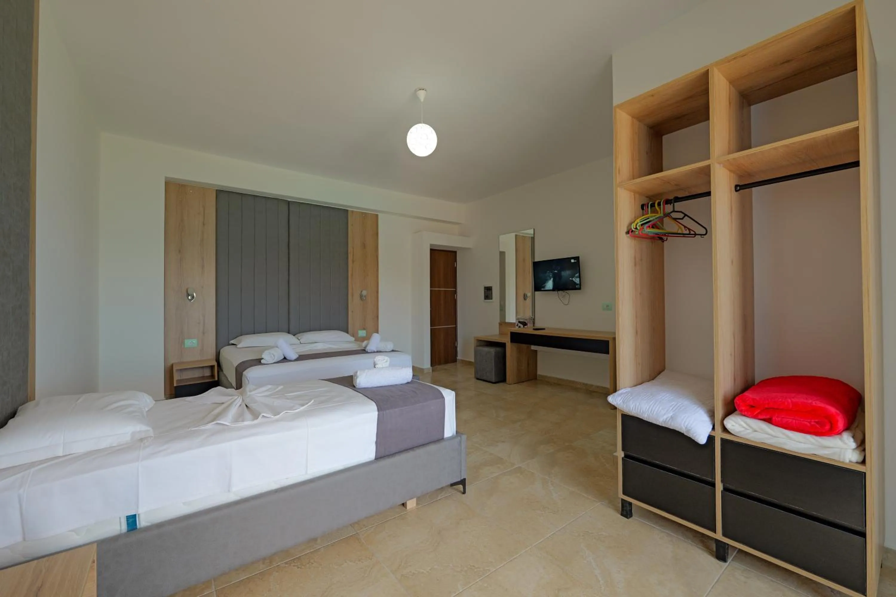 Photo of the whole room, Bed in Hotel Esmerald Ksamil