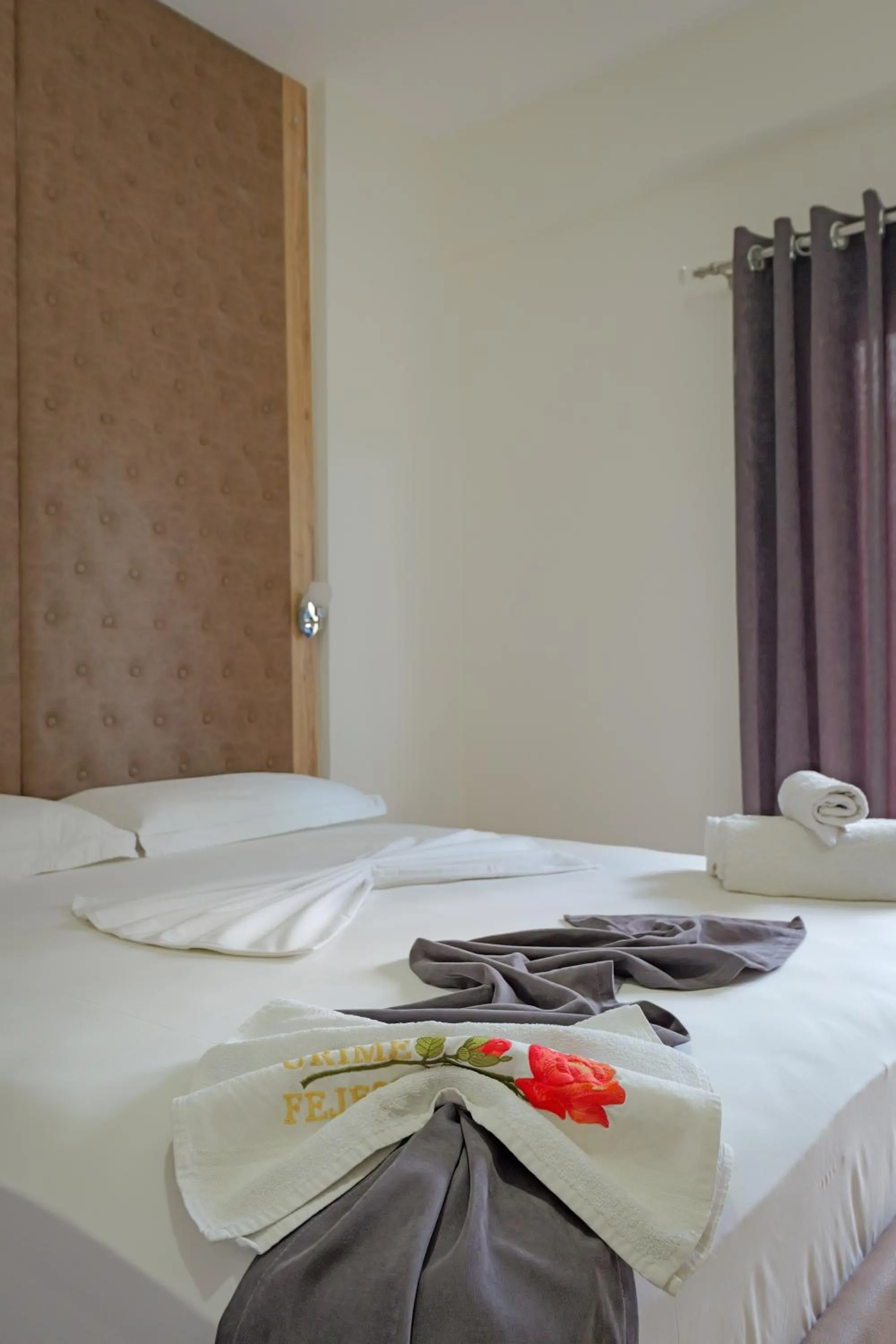 Bed in Hotel Esmerald Ksamil