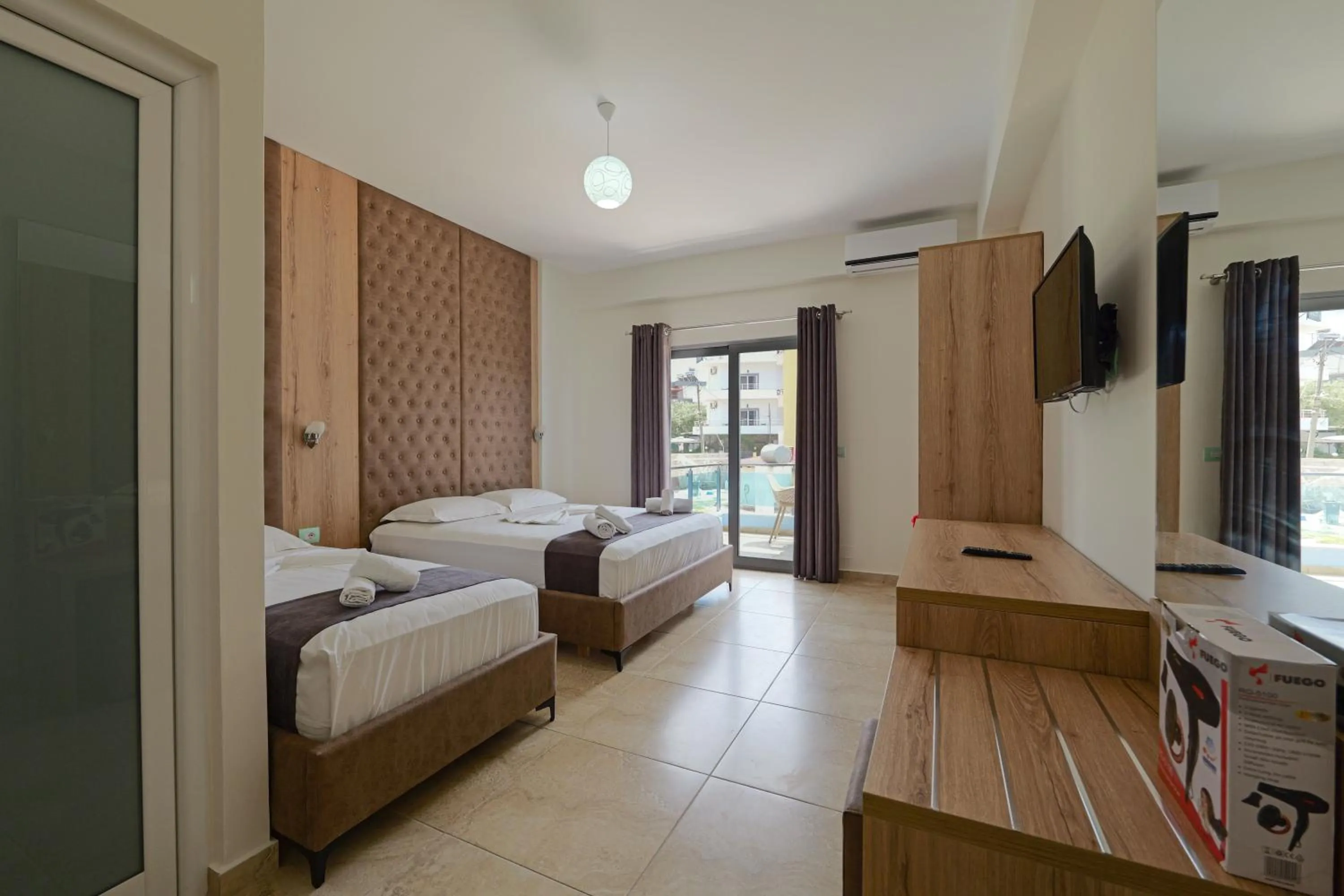 Bedroom, Bed in Hotel Esmerald Ksamil